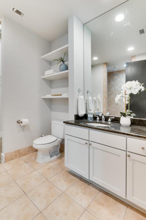 Austin, Texas, 78703, United States, 1 Bedroom Bedrooms, ,1 BathroomBathrooms,Residential,For Sale,1957666