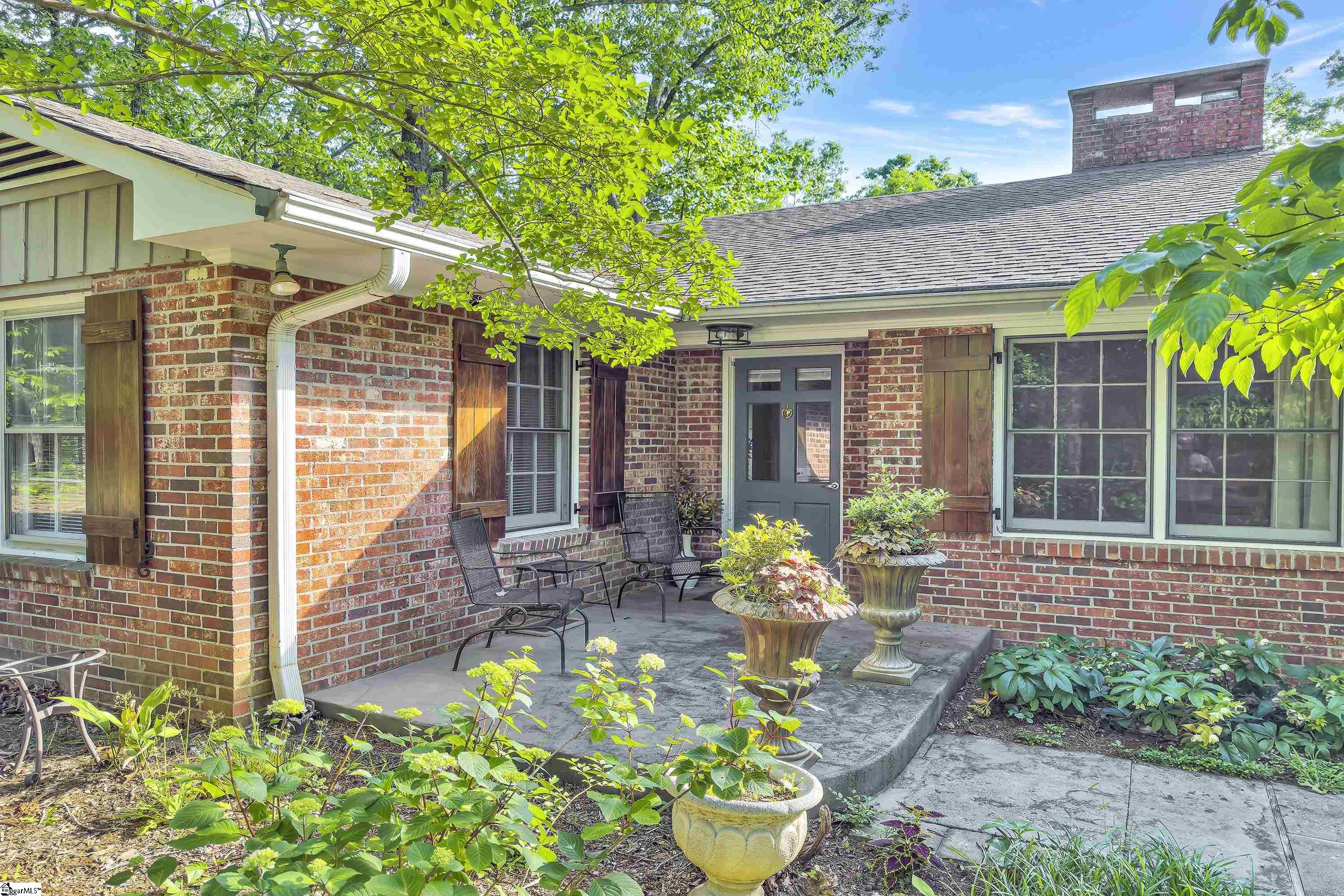 Landrum, South Carolina, 29356, United States, 3 Bedrooms Bedrooms, ,3 BathroomsBathrooms,Residential,For Sale,1948033