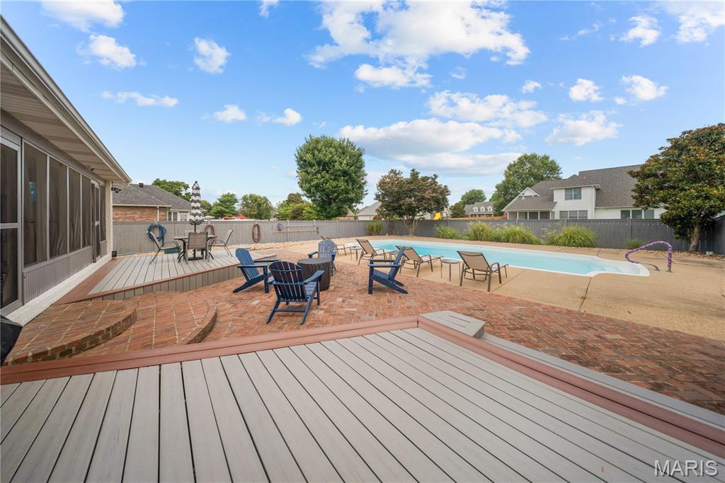 Sikeston, Missouri, 63801, United States, 3 Bedrooms Bedrooms, ,4 BathroomsBathrooms,Residential,For Sale,1927831