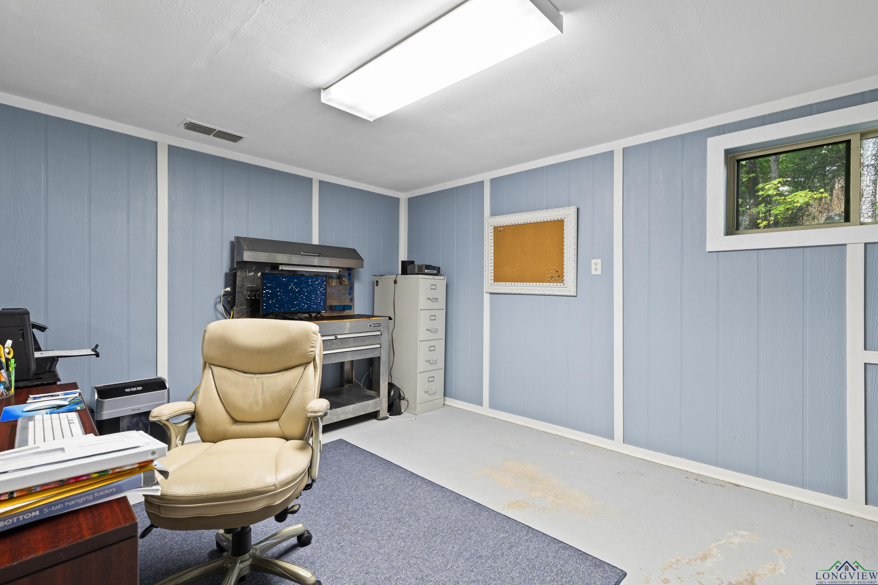 Kilgore, Texas, 75662, United States, 4 Bedrooms Bedrooms, ,3 BathroomsBathrooms,Residential,For Sale,1949860