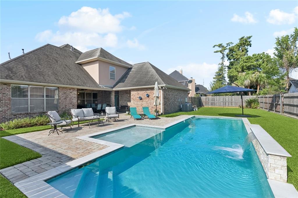 Harvey, Louisiana, 70058, United States, 4 Bedrooms Bedrooms, ,4 BathroomsBathrooms,Residential,For Sale,1919980