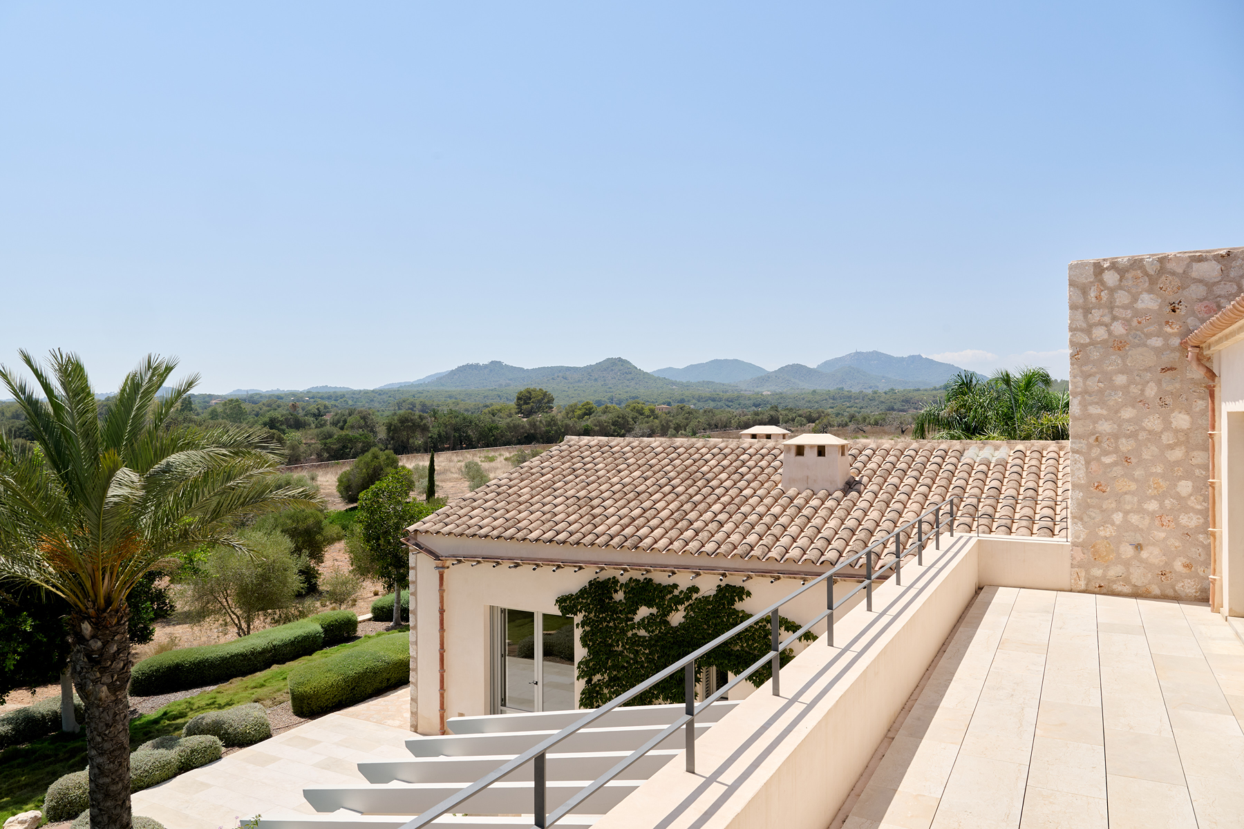  Mallorcan estate with pool and sea views in Portocolom, Mallorca - 物件實景
