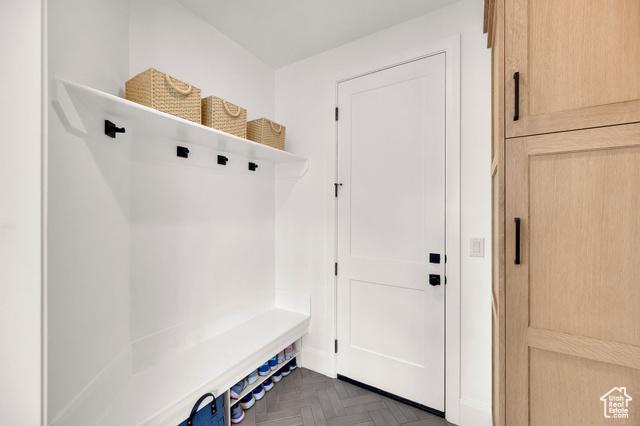 Draper, Utah, 84020, United States, 4 Bedrooms Bedrooms, ,4 BathroomsBathrooms,Residential,For Sale,1981128