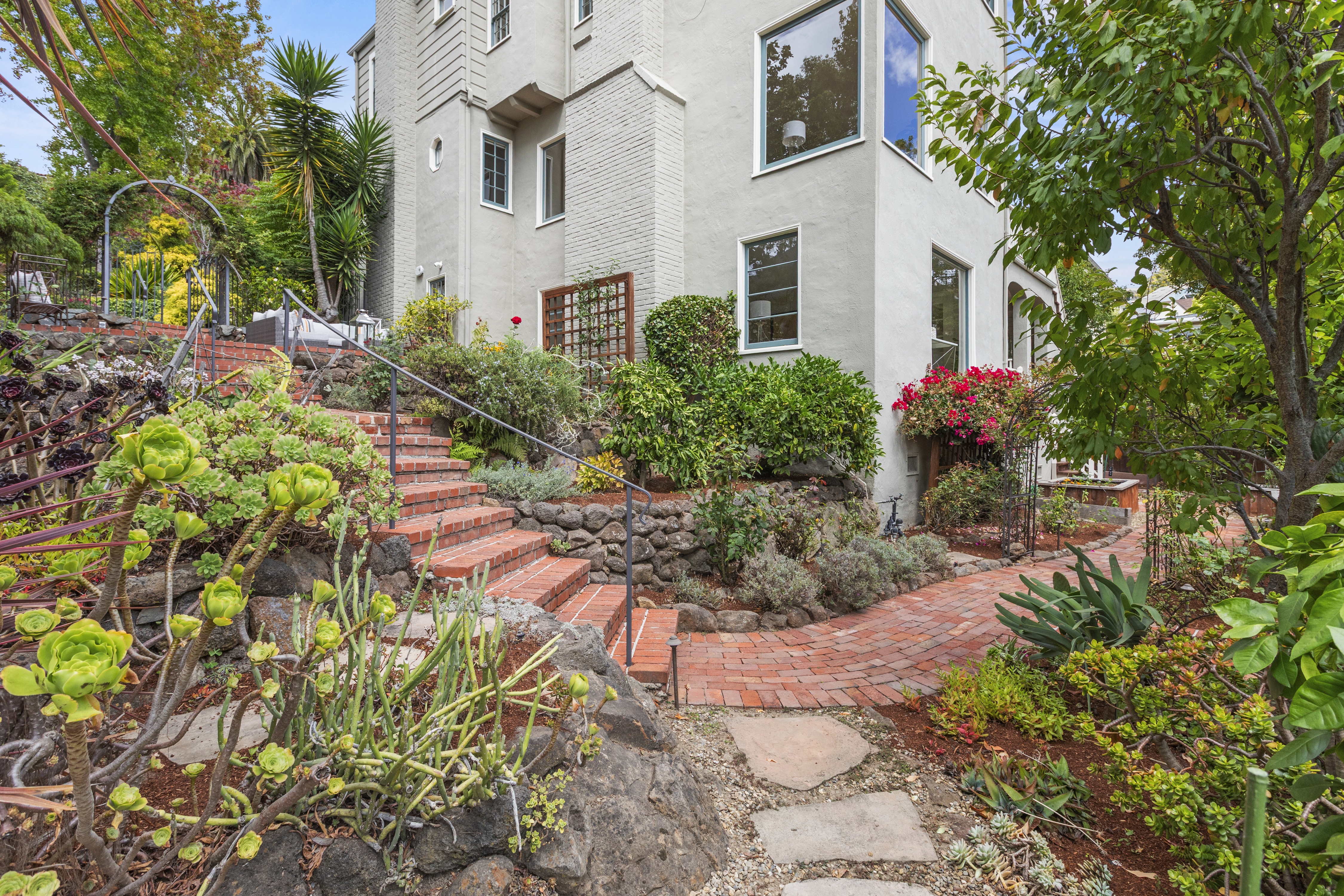 A Cherished Upper Piedmont Estate with Exceptional Views and Gardens - 物件實景