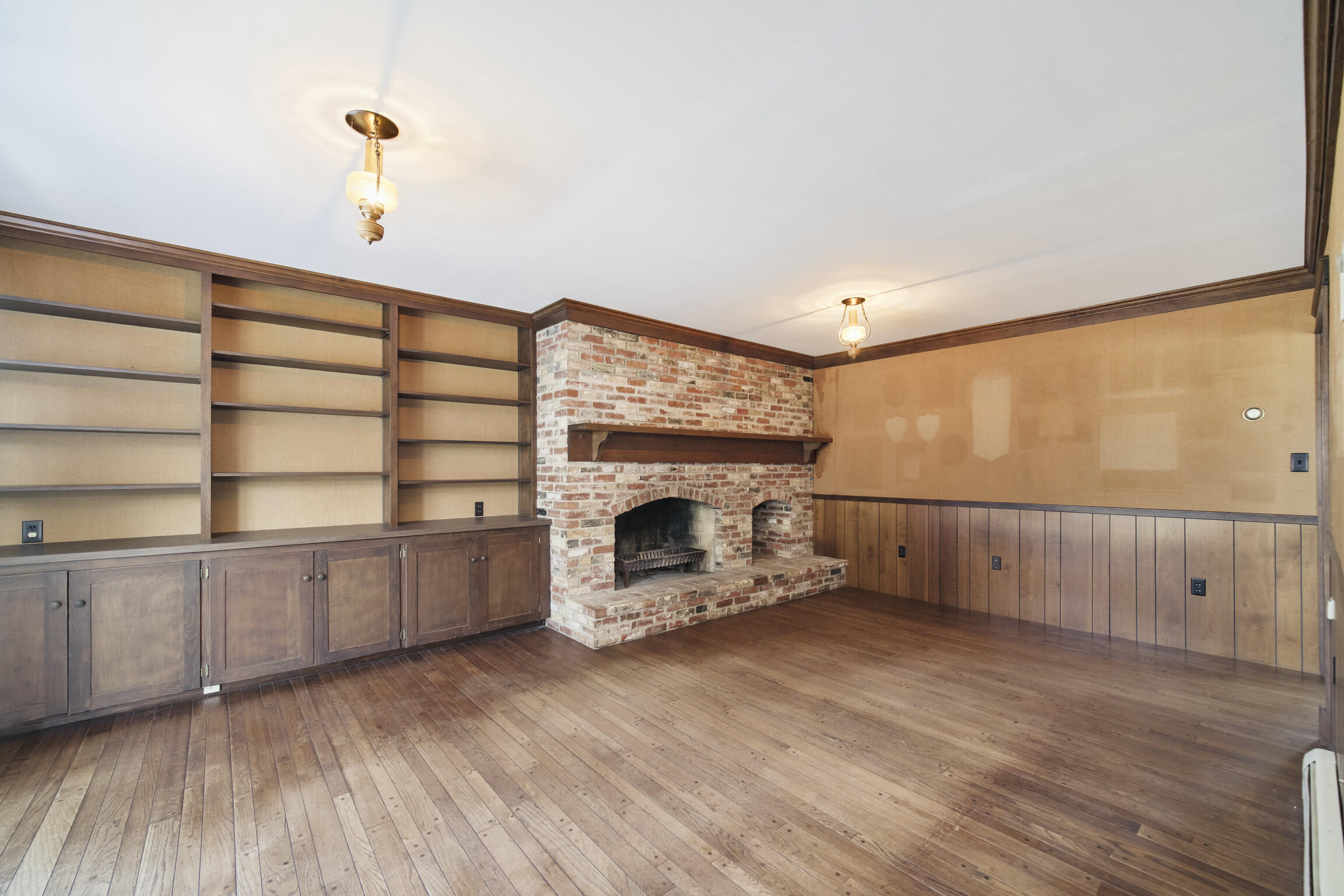 Manistee, Michigan, 49660, United States, 4 Bedrooms Bedrooms, ,3 BathroomsBathrooms,Residential,For Sale,1975705