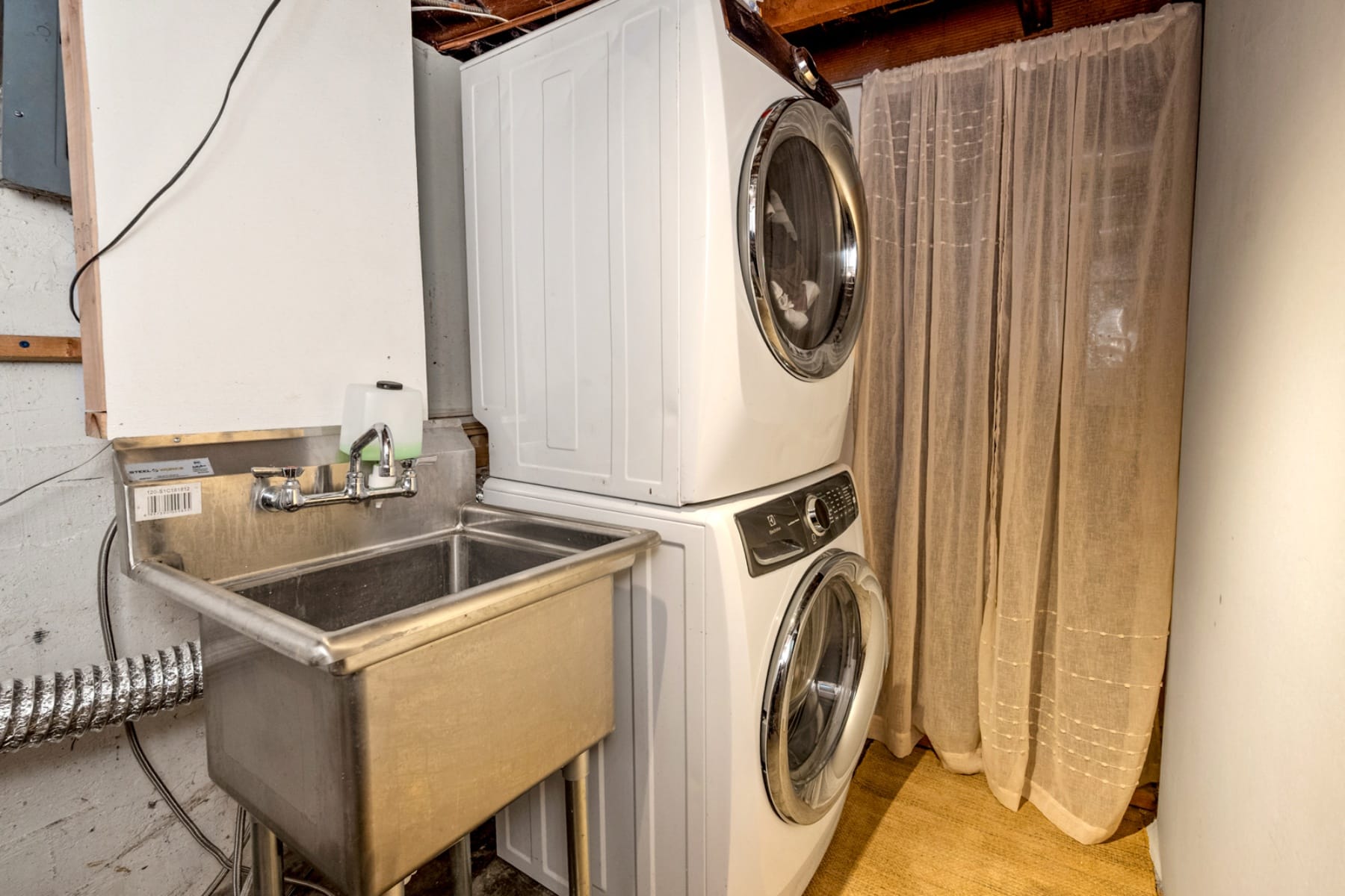  8250 NE BRAZEE ST Portland, OR 97220 - 物件實景
