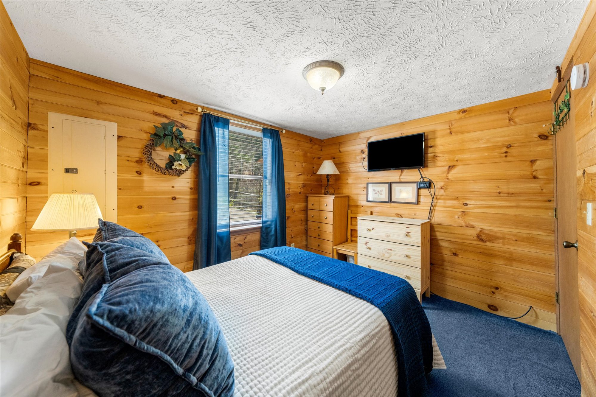 Sevierville, Tennessee, 37876, United States, 3 Bedrooms Bedrooms, ,2 BathroomsBathrooms,Residential,For Sale,1922805