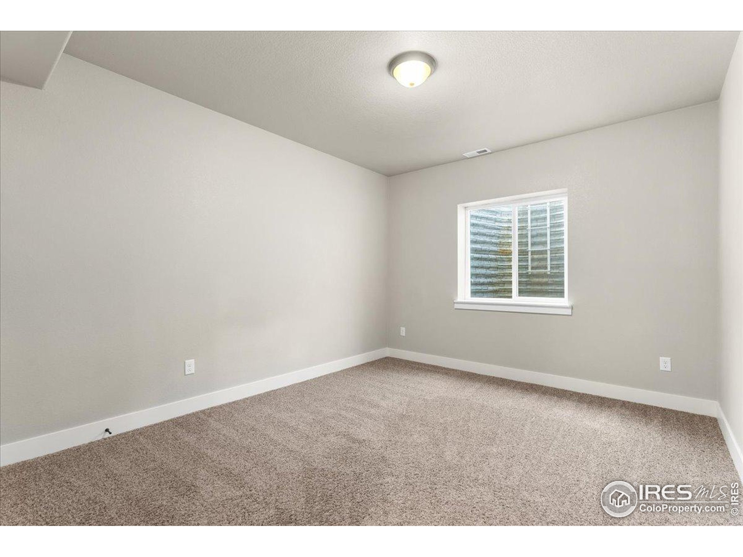 Severance, Colorado, 80550, United States, 5 Bedrooms Bedrooms, ,2 BathroomsBathrooms,Residential,For Sale,1910375