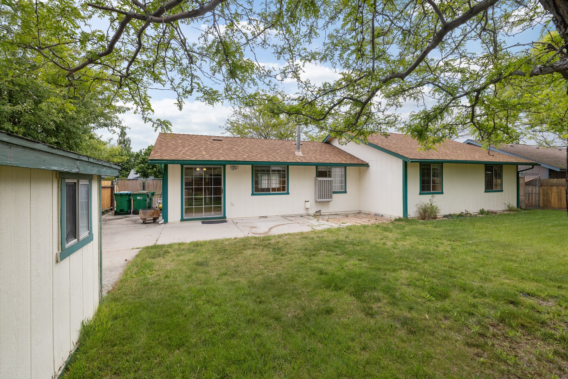  Move-in Ready. Great starter or investment home - 物件實景