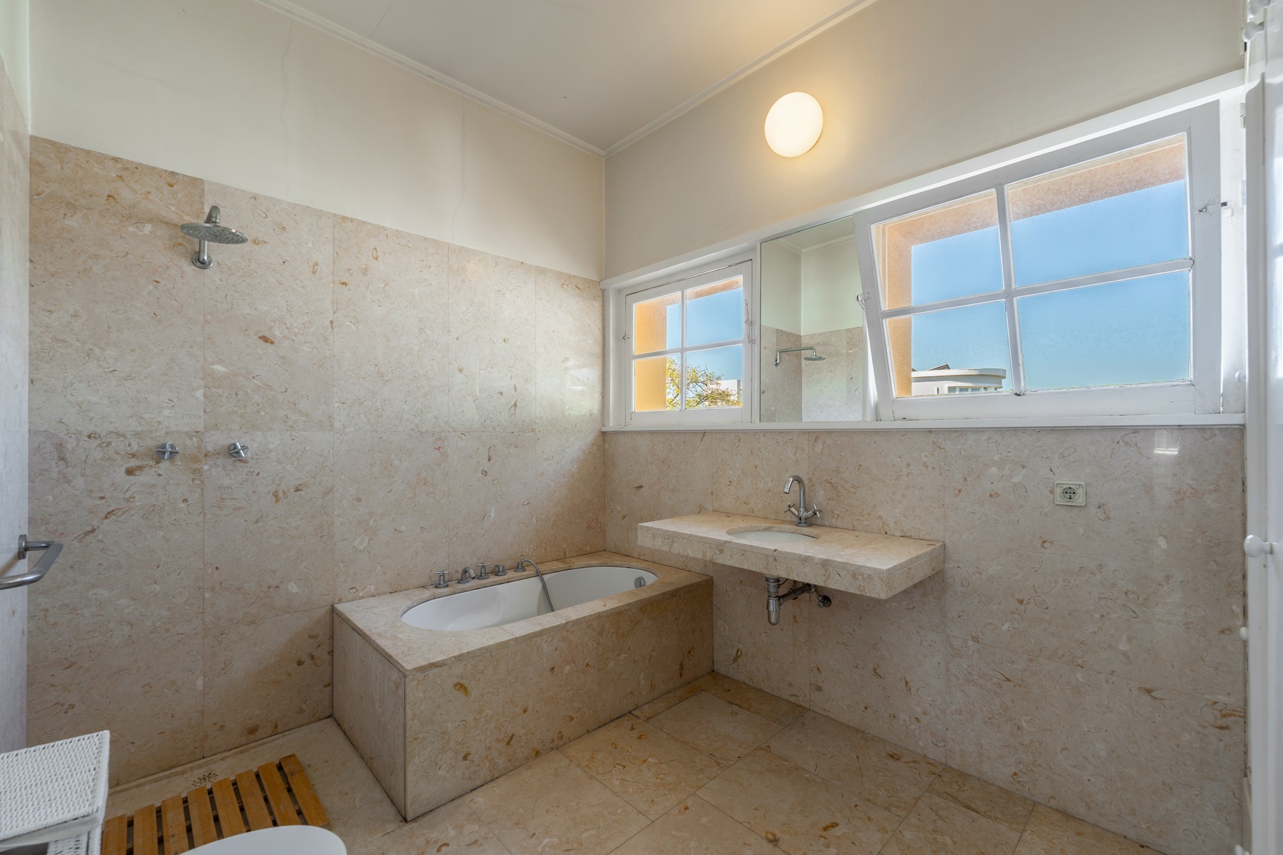  Detached house, 6 bedrooms, for Sale - 物件實景