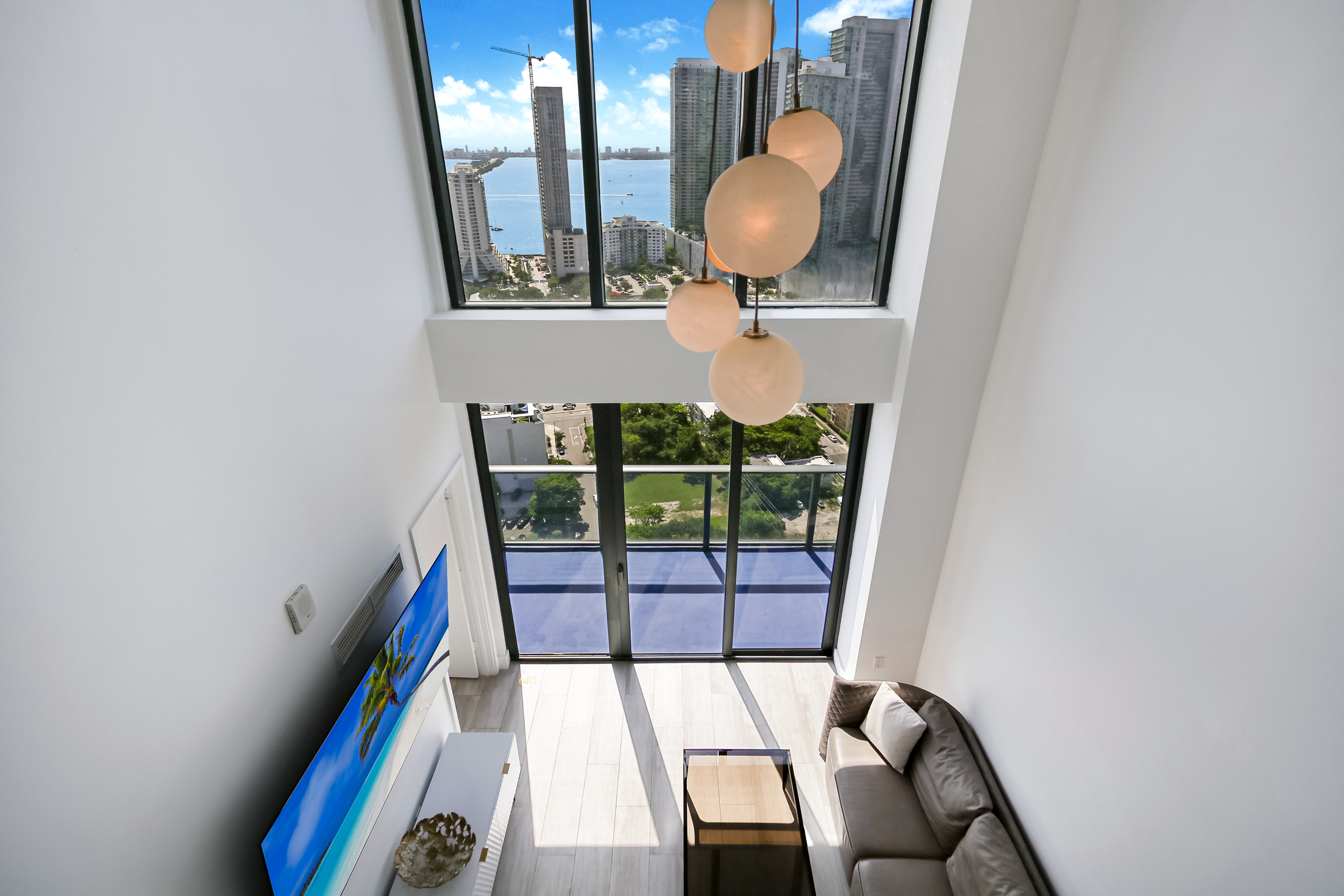  121 NE 34th St, Miami, FL, 33137 - 物件實景