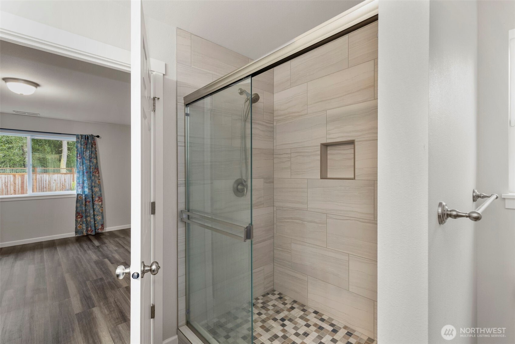 Port Townsend, Washington, 98368, United States, 3 Bedrooms Bedrooms, ,1 BathroomBathrooms,Residential,For Sale,1989519