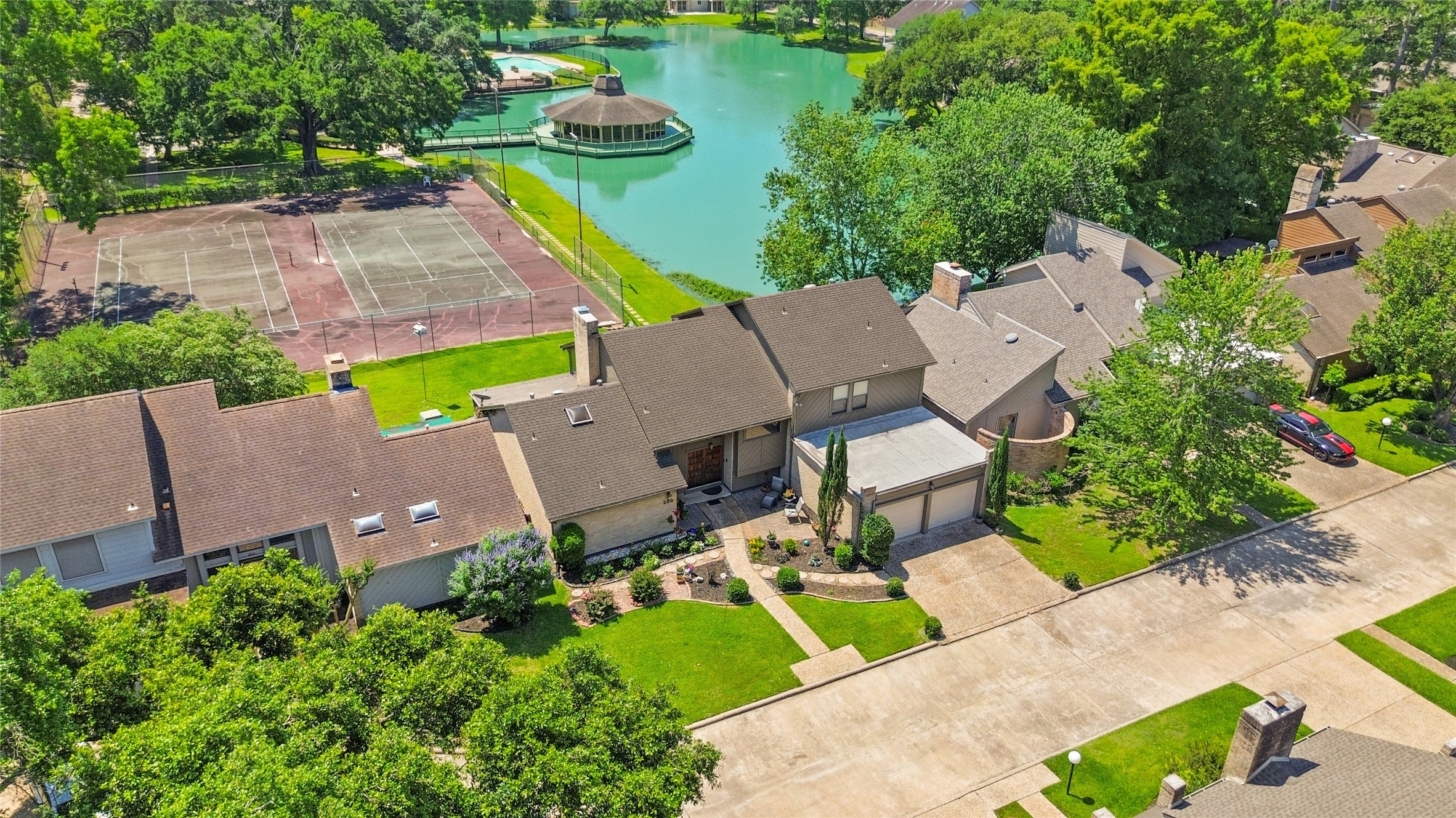 Old Bridge Lk, Houston, TX 77069 #1