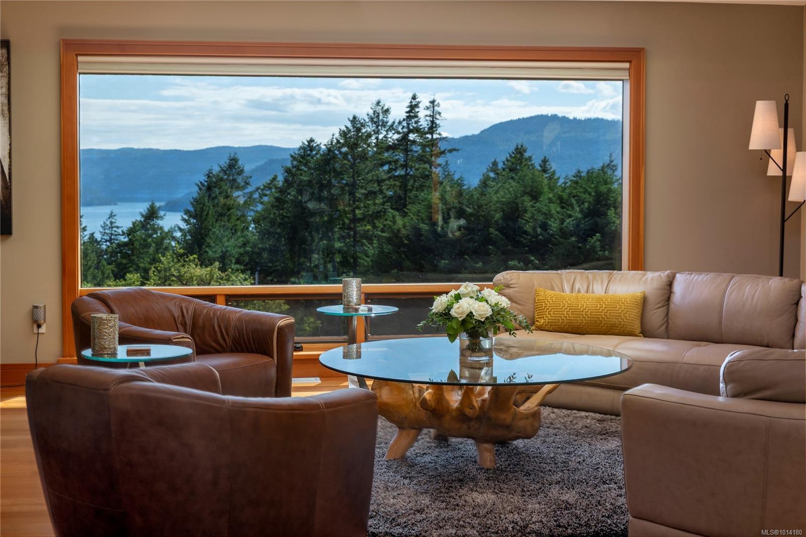 CENTRAL SAANICH, British Columbia, V8M 1S2, CA, 3 Bedrooms Bedrooms, ,Residential,For Sale,1950978