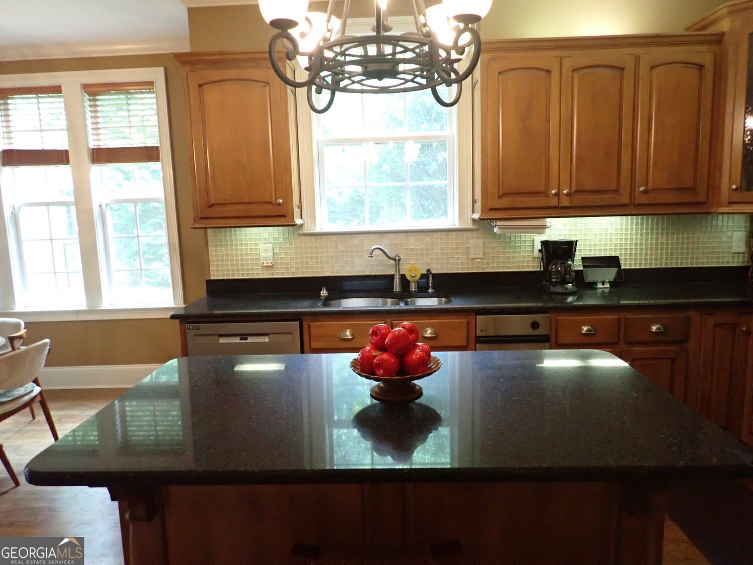 Barnesville, Georgia, 30204, United States, 2 Bedrooms Bedrooms, ,3 BathroomsBathrooms,Residential,For Sale,1910372