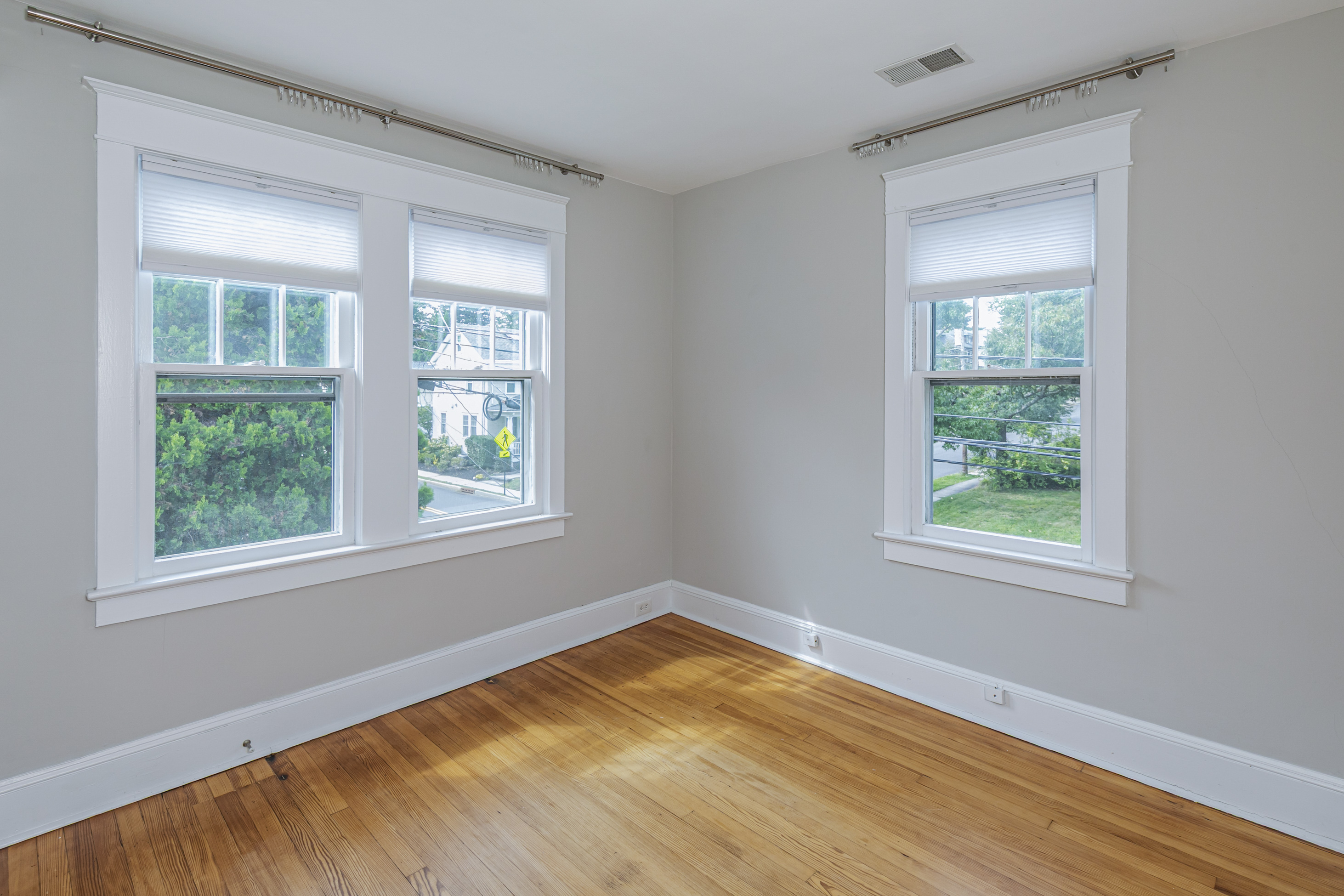  Pretty Porch, Polished Wood Floors, Prime Princeton Location - 物件實景