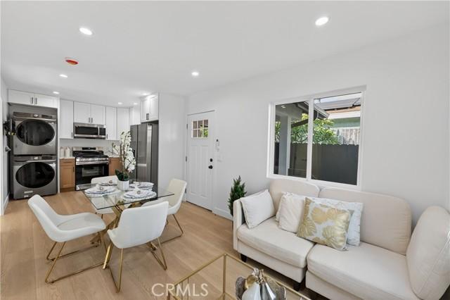 Los Angeles, California, 90044, United States, ,Residential,For Sale,1997733