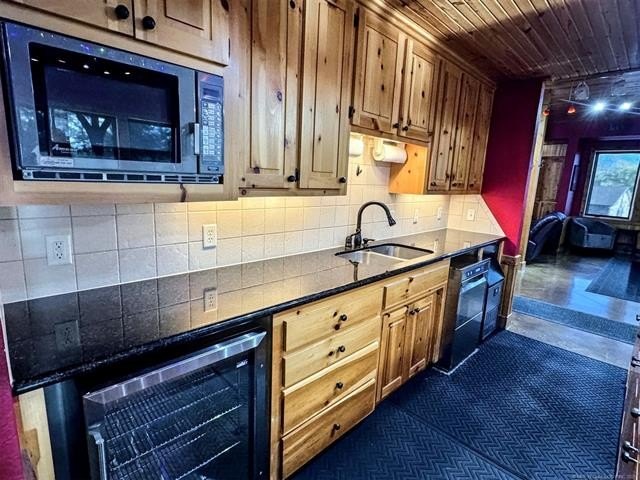Cookson, Oklahoma, 74427, United States, 8 Bedrooms Bedrooms, ,10 BathroomsBathrooms,Residential,For Sale,1825365