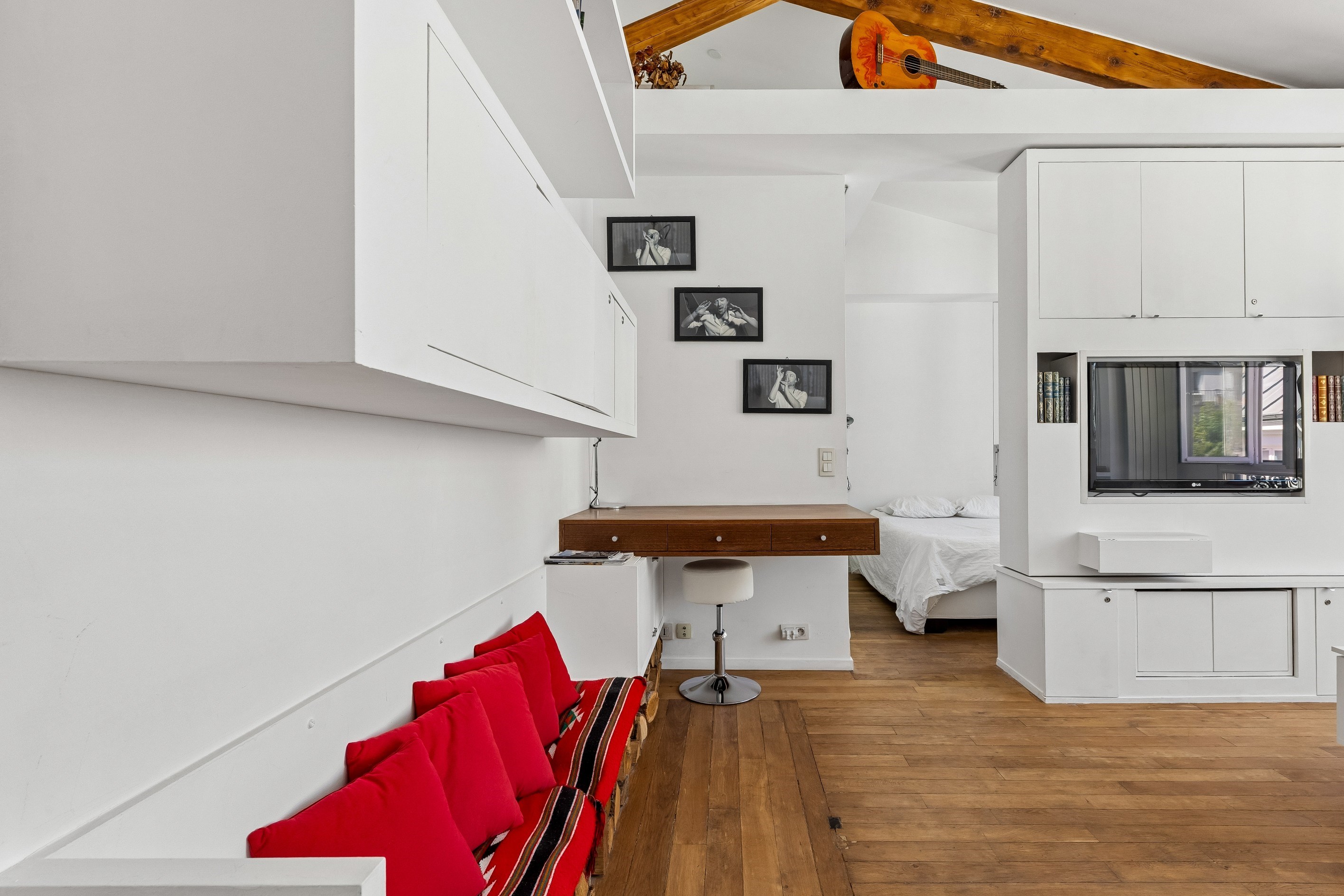  Paris XVIII — Bright top-floor apartment in the Abbesses area, with open views … - 物件實景