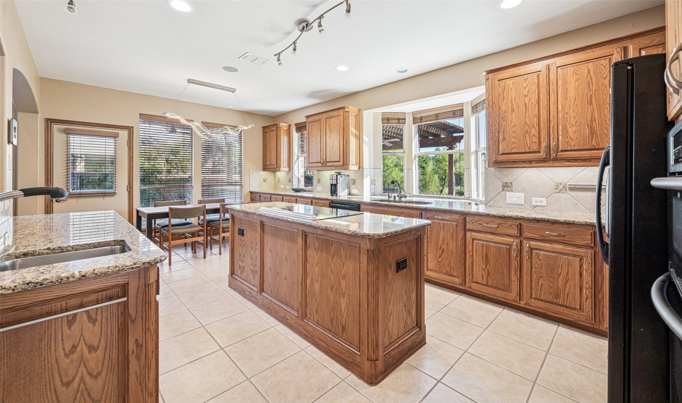 Frisco, Texas, 75036, United States, 4 Bedrooms Bedrooms, ,4 BathroomsBathrooms,Residential,For Sale,1987588