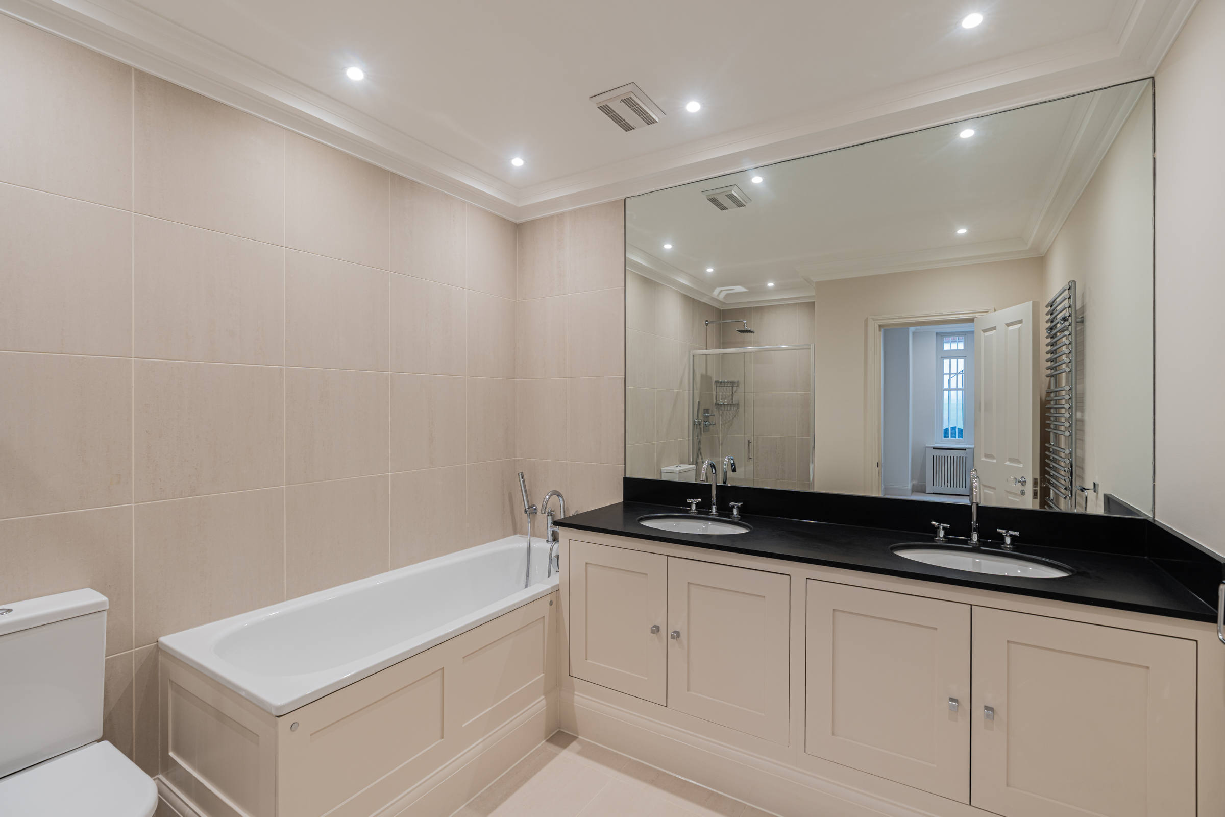  A six-bedroom Peterborough Estate house with a garden, roof terrace and garage - 物件實景