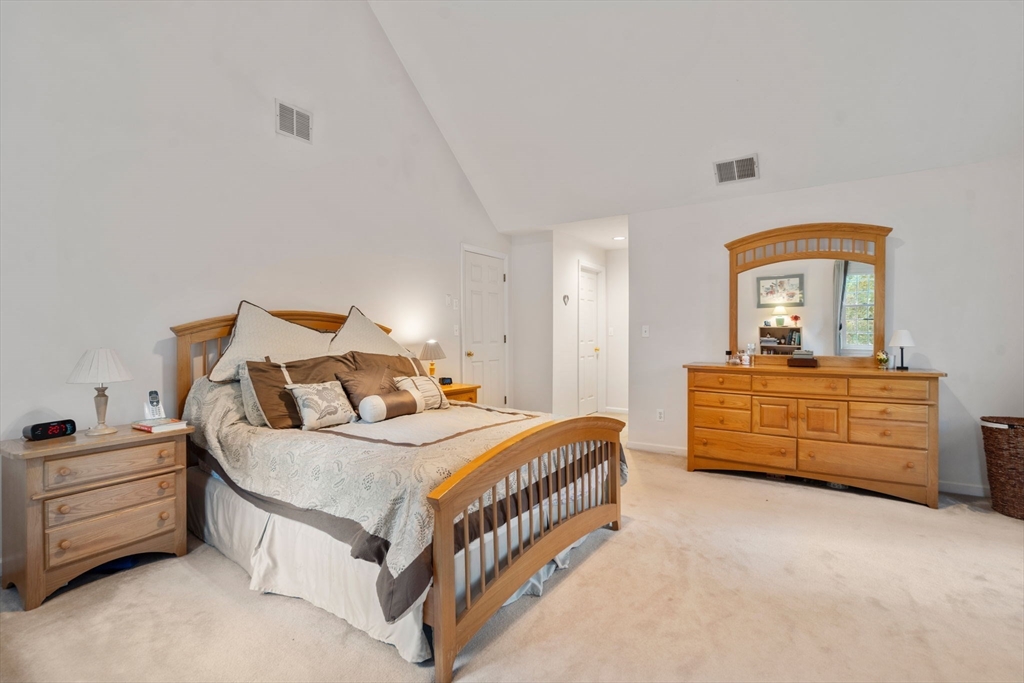 Marlborough, Massachusetts, 01752, United States, 4 Bedrooms Bedrooms, ,3 BathroomsBathrooms,Residential,For Sale,1995597