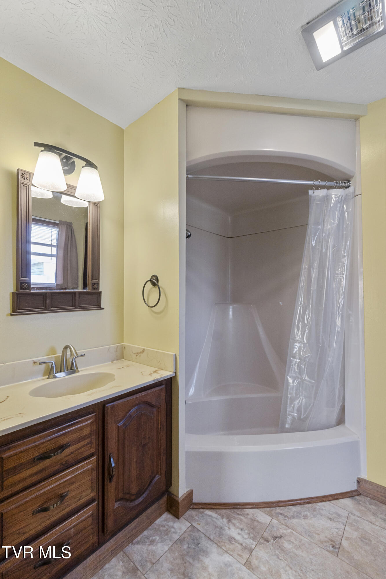 Greeneville, Tennessee, 37743, United States, 3 Bedrooms Bedrooms, ,2 BathroomsBathrooms,Residential,For Sale,1982221