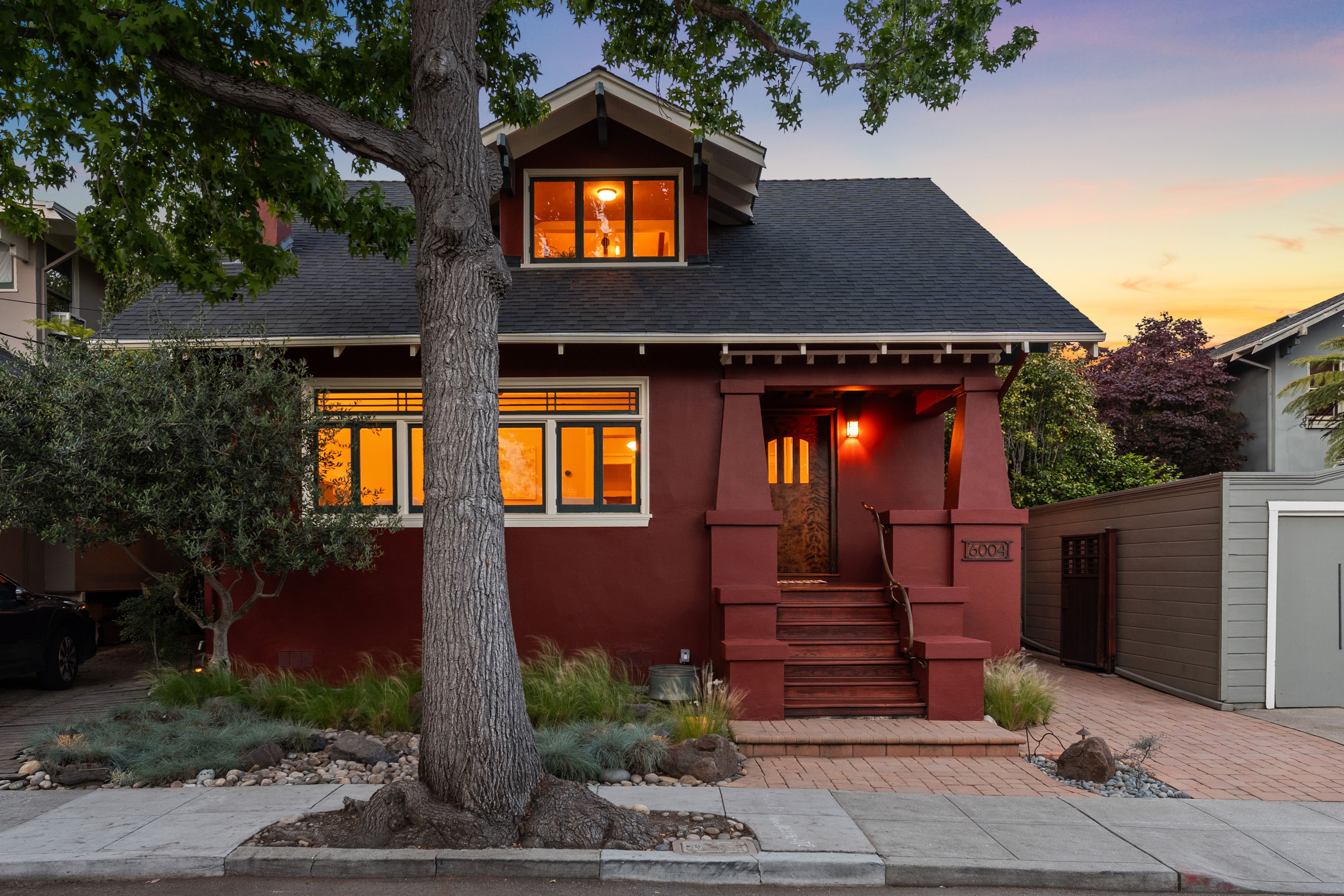  A True Rockridge Classic — Rich in Detail, Ready for Its Next Chapter - 物件實景