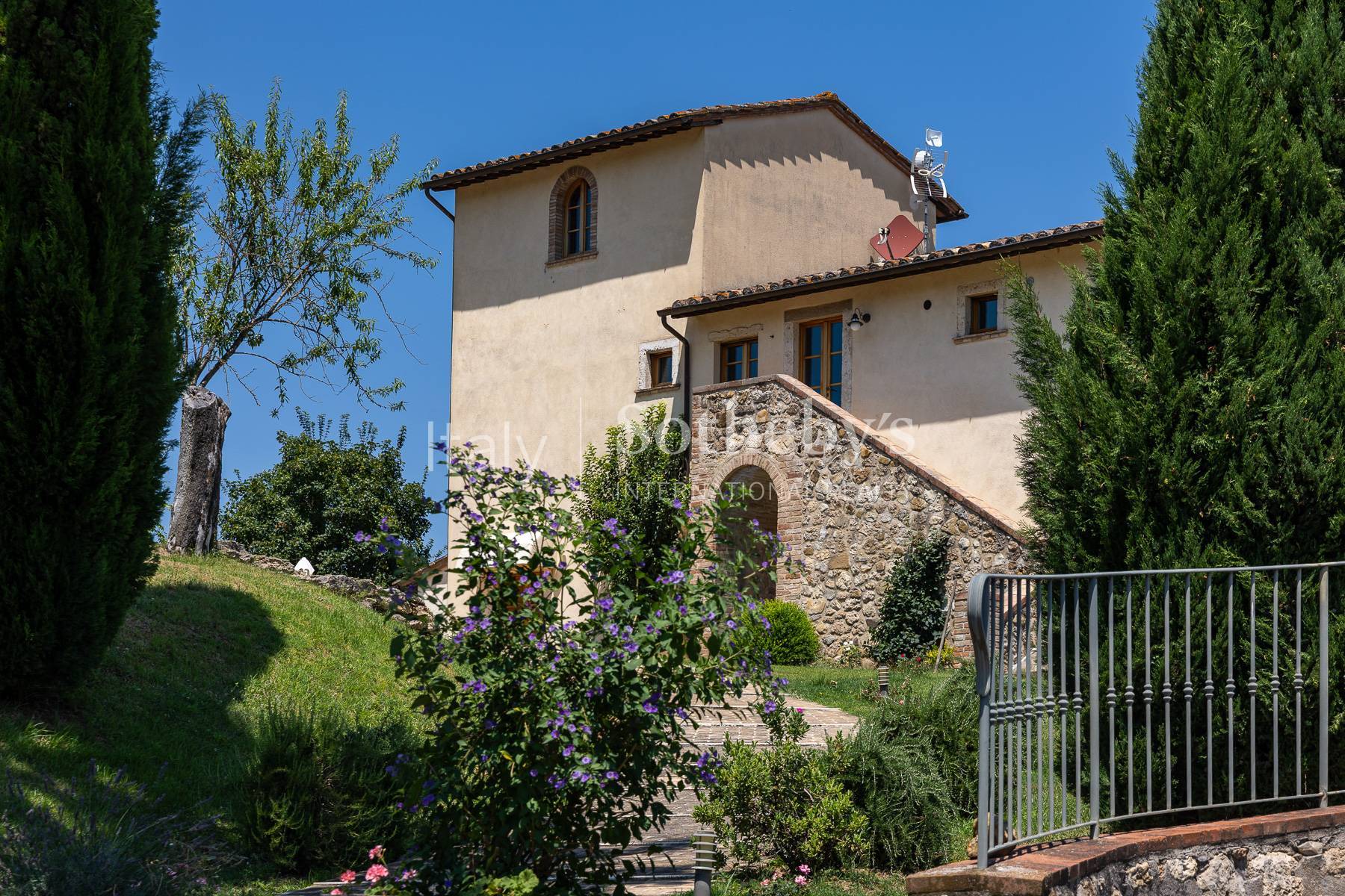  Luxury Wine Estate with Winery & Resort in Tuscany - 物件實景