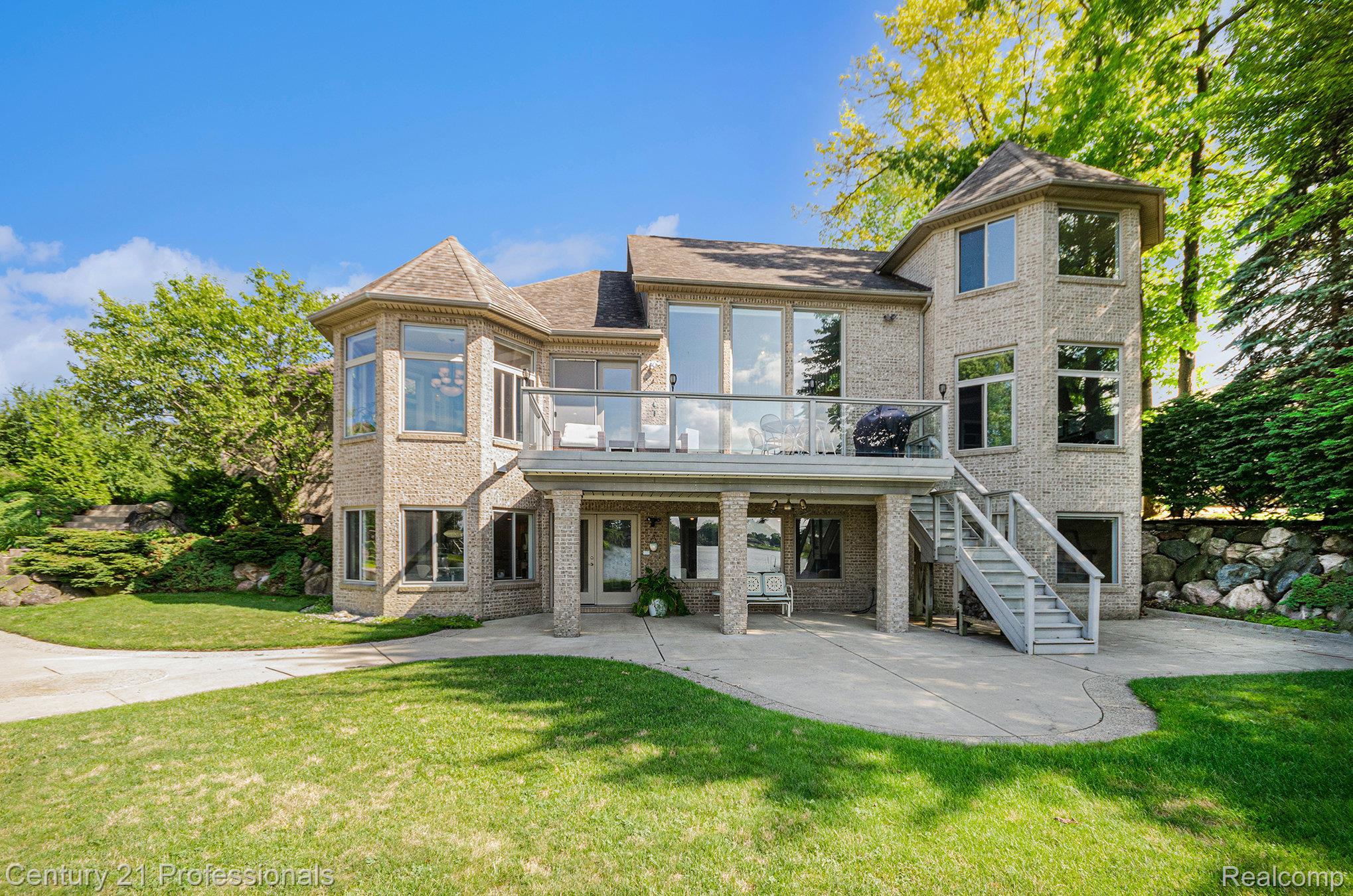 WhiteLake, Michigan, 48386, United States, 4 Bedrooms Bedrooms, ,4 BathroomsBathrooms,Residential,For Sale,1895235