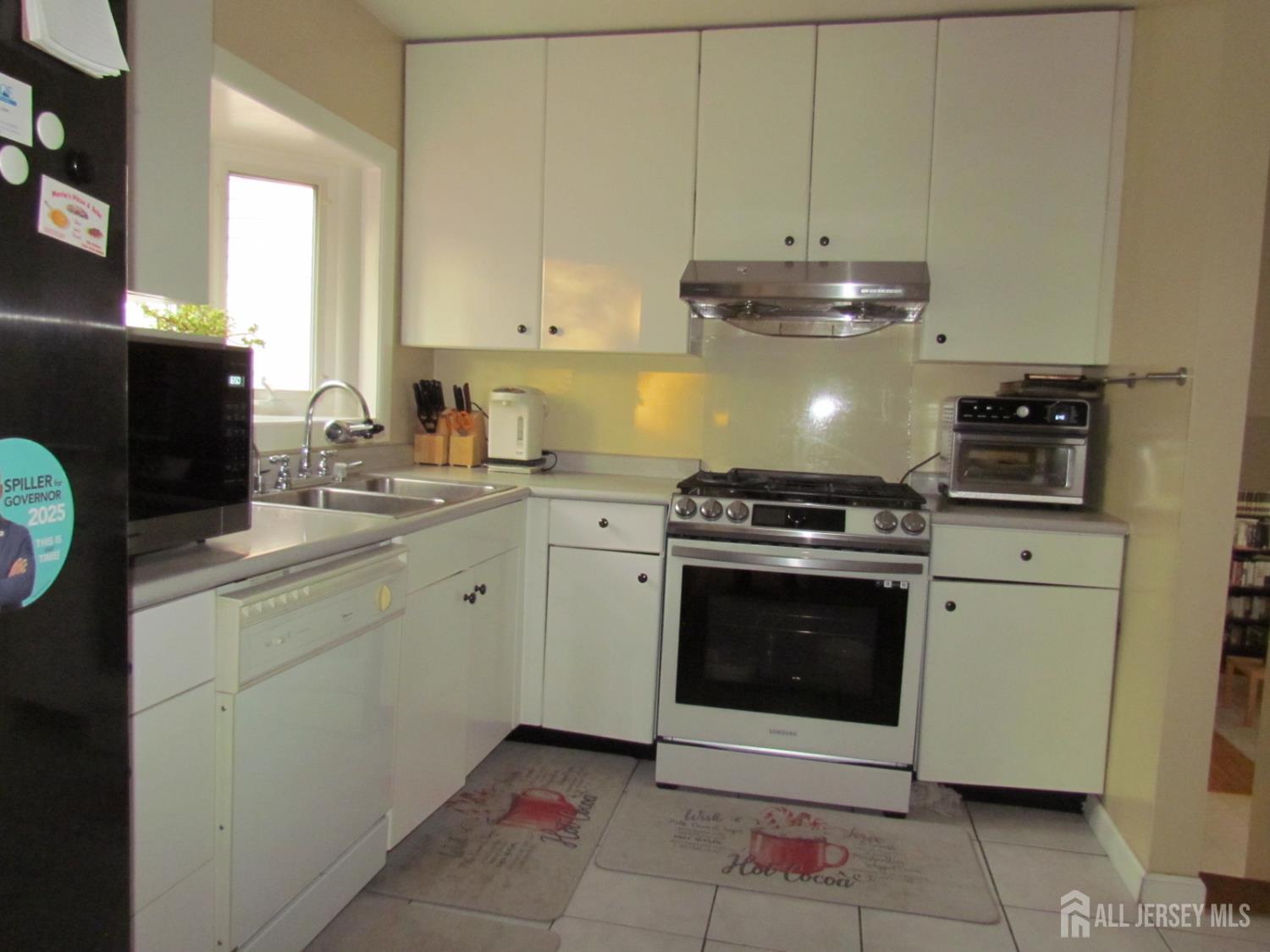 East Brunswick, New Jersey, 08816, United States, 5 Bedrooms Bedrooms, ,3 BathroomsBathrooms,Residential,For Sale,1933394