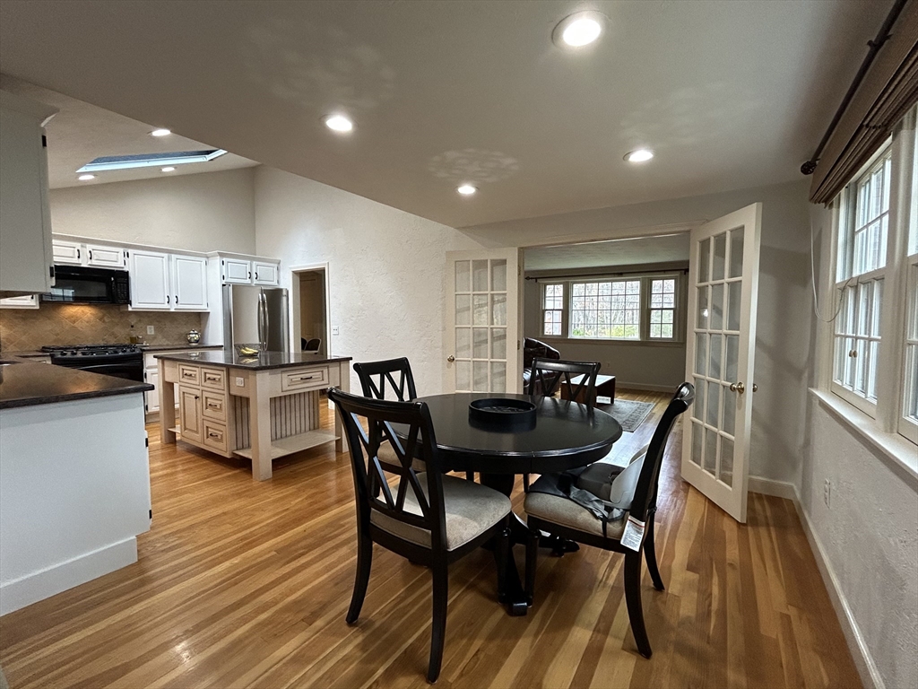 Framingham, Massachusetts, 01701, United States, 4 Bedrooms Bedrooms, ,3 BathroomsBathrooms,Residential,For Sale,1988982