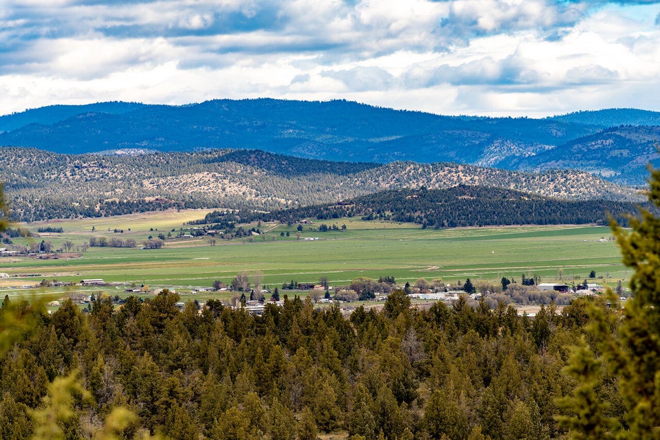 Prineville, Oregon, 97754, United States, 3 Bedrooms Bedrooms, ,2 BathroomsBathrooms,Residential,For Sale,1903367