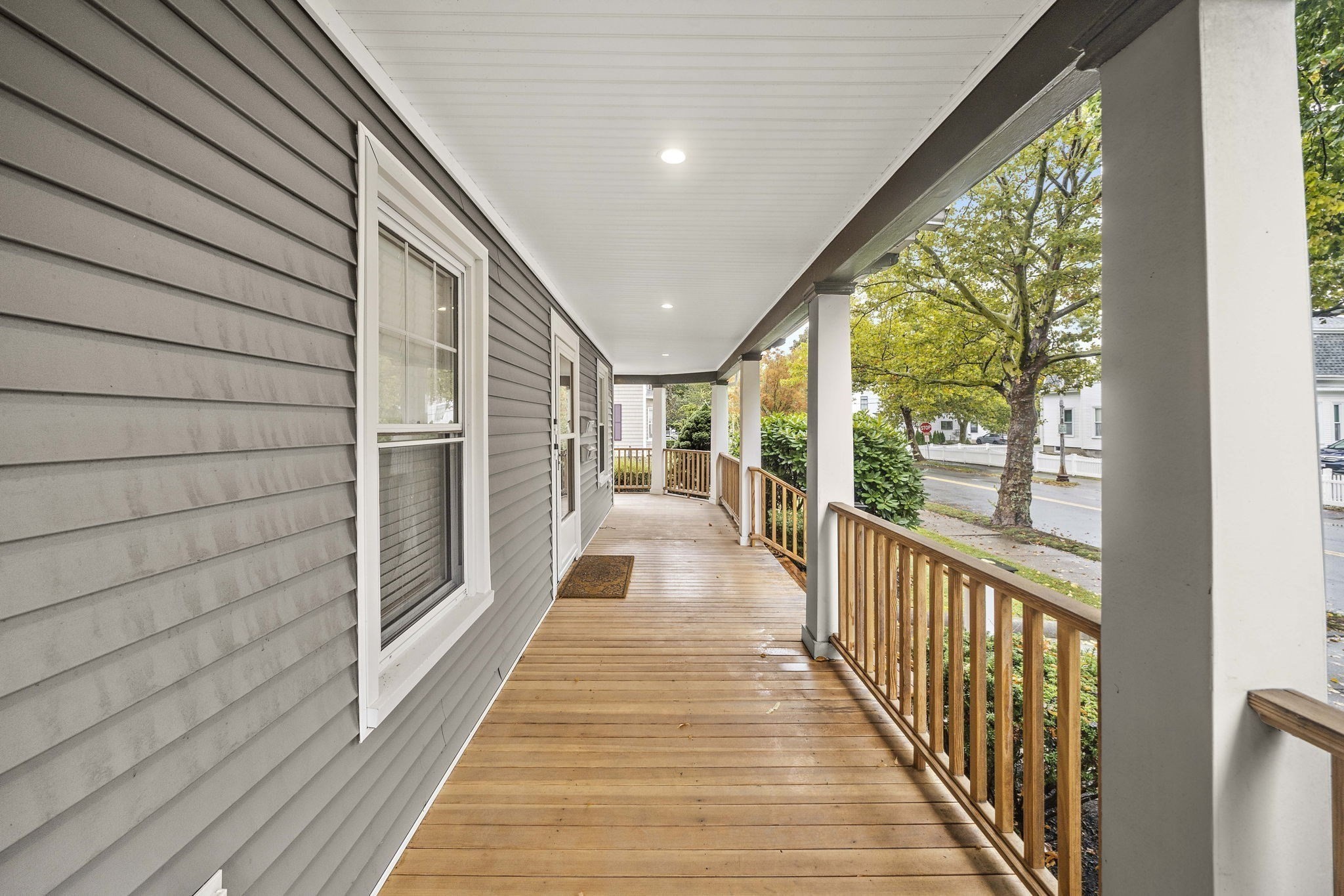 Wakefield, Massachusetts, 01880, United States, 3 Bedrooms Bedrooms, ,2 BathroomsBathrooms,Residential,For Sale,1982541