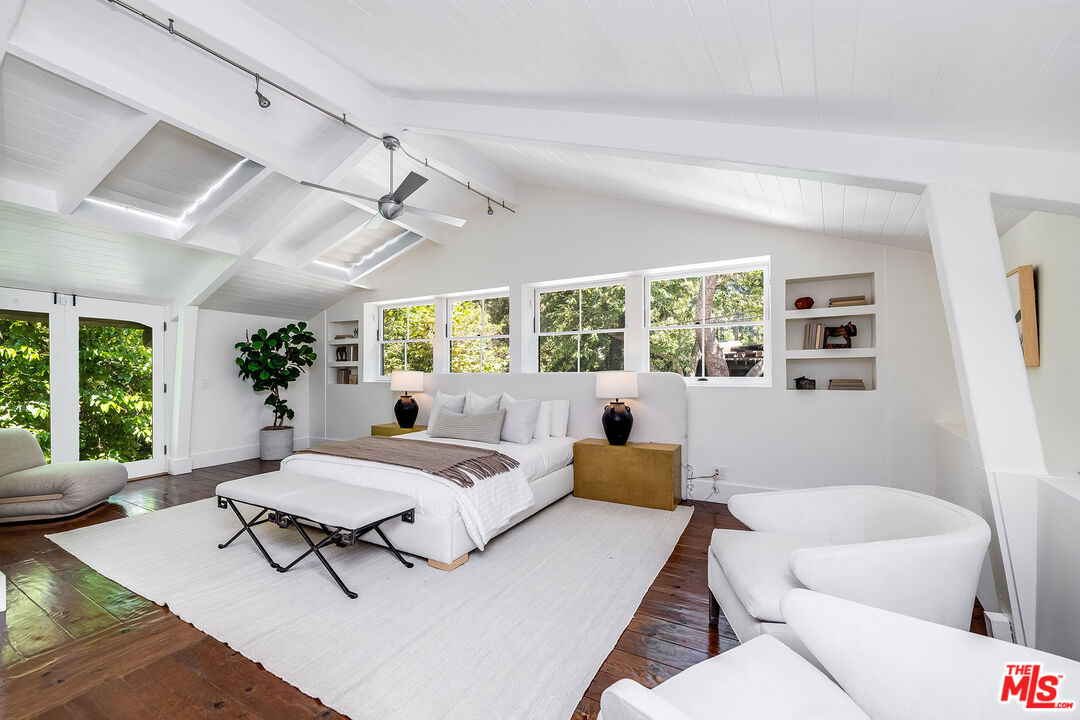 Santa Monica, California, 90402, United States, 7 Bedrooms Bedrooms, ,7 BathroomsBathrooms,Residential,For Sale,1940009