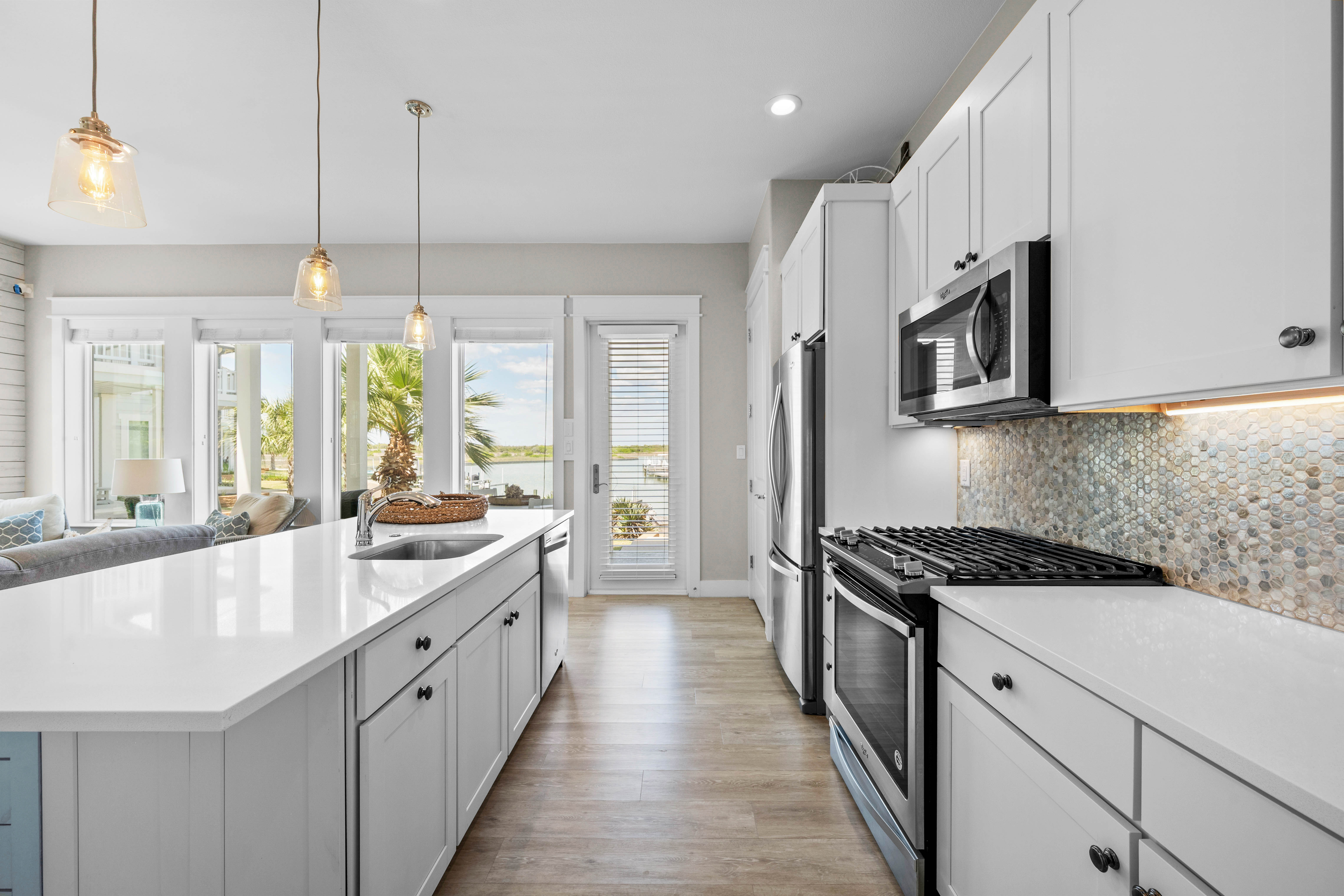  Relaxing 4BR Waterfront Condo - 物件實景