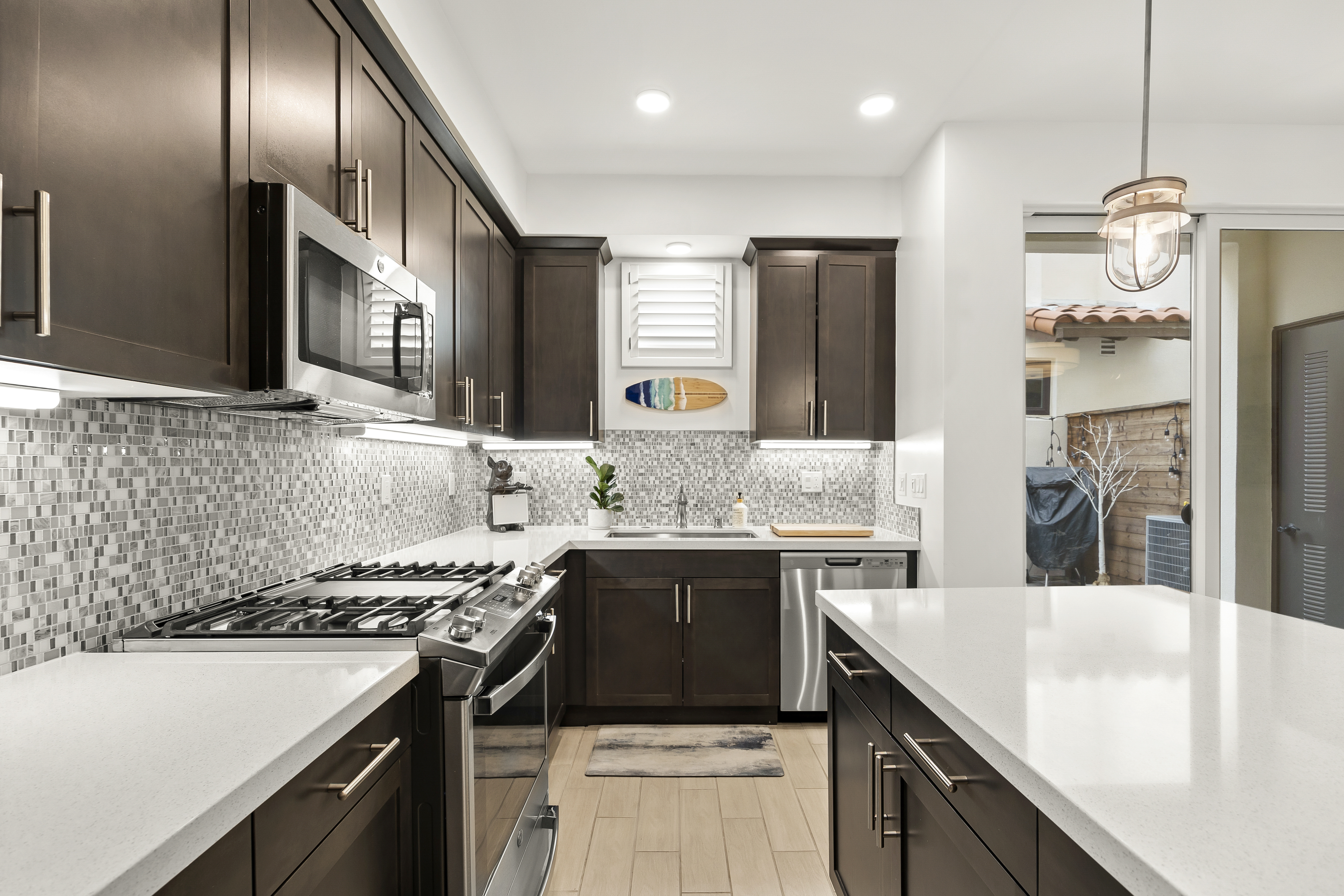  1536 East Thompson Boulevard, Ventura, CA 93001 - 物件實景