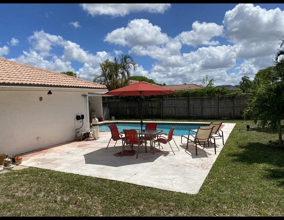 Coral Springs, Florida, 33071, United States, 3 Bedrooms Bedrooms, ,2 BathroomsBathrooms,Residential,For Sale,1973881