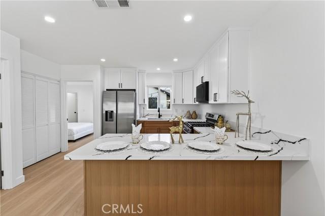 Los Angeles, California, 90044, United States, ,Residential,For Sale,1997733