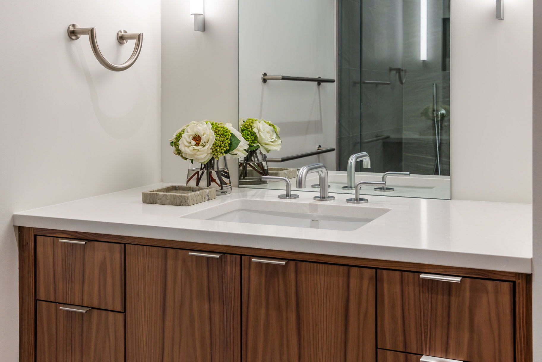  Furnished 5-bedroom Penthouse at Founder