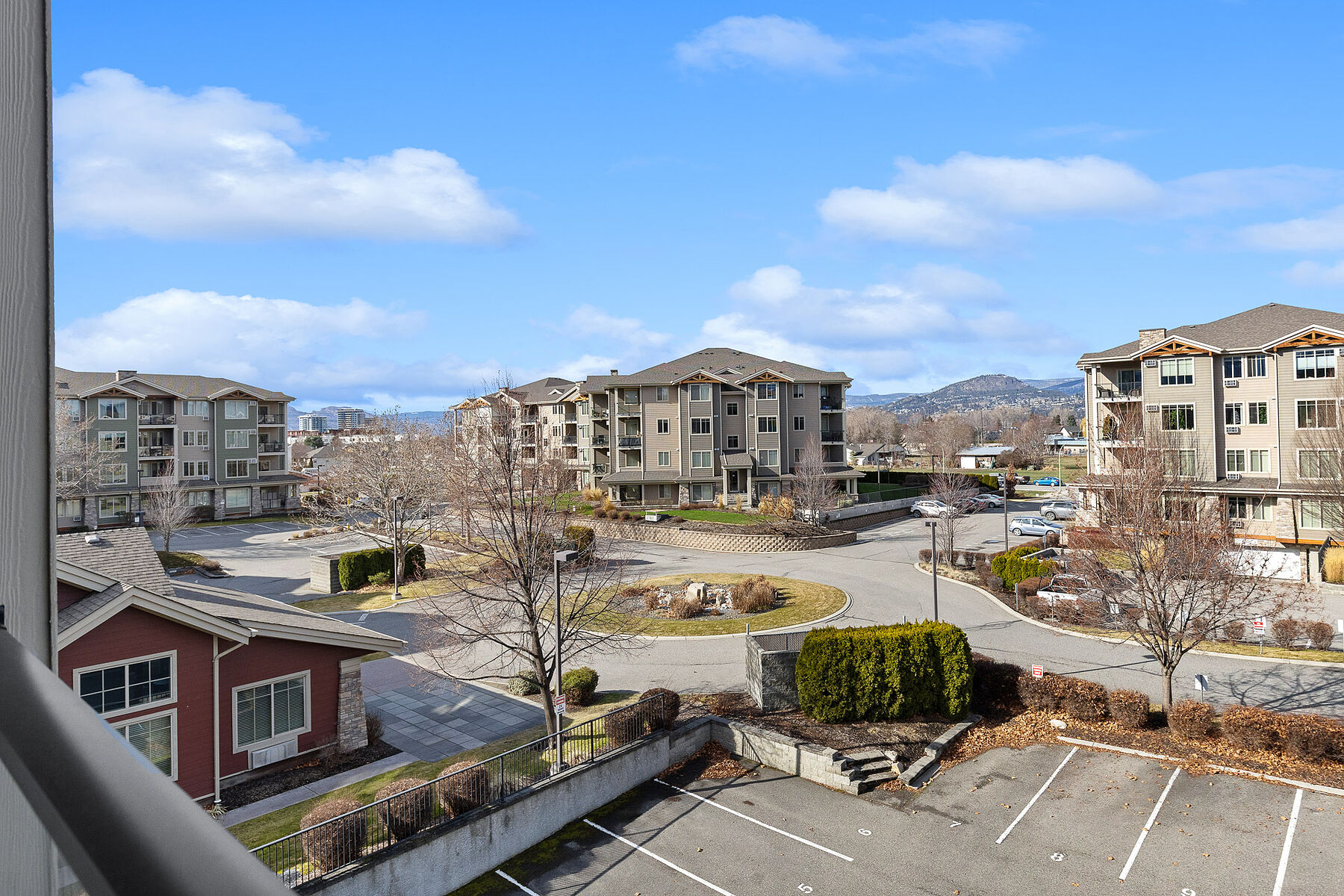  Mission Meadows Condo - 物件實景