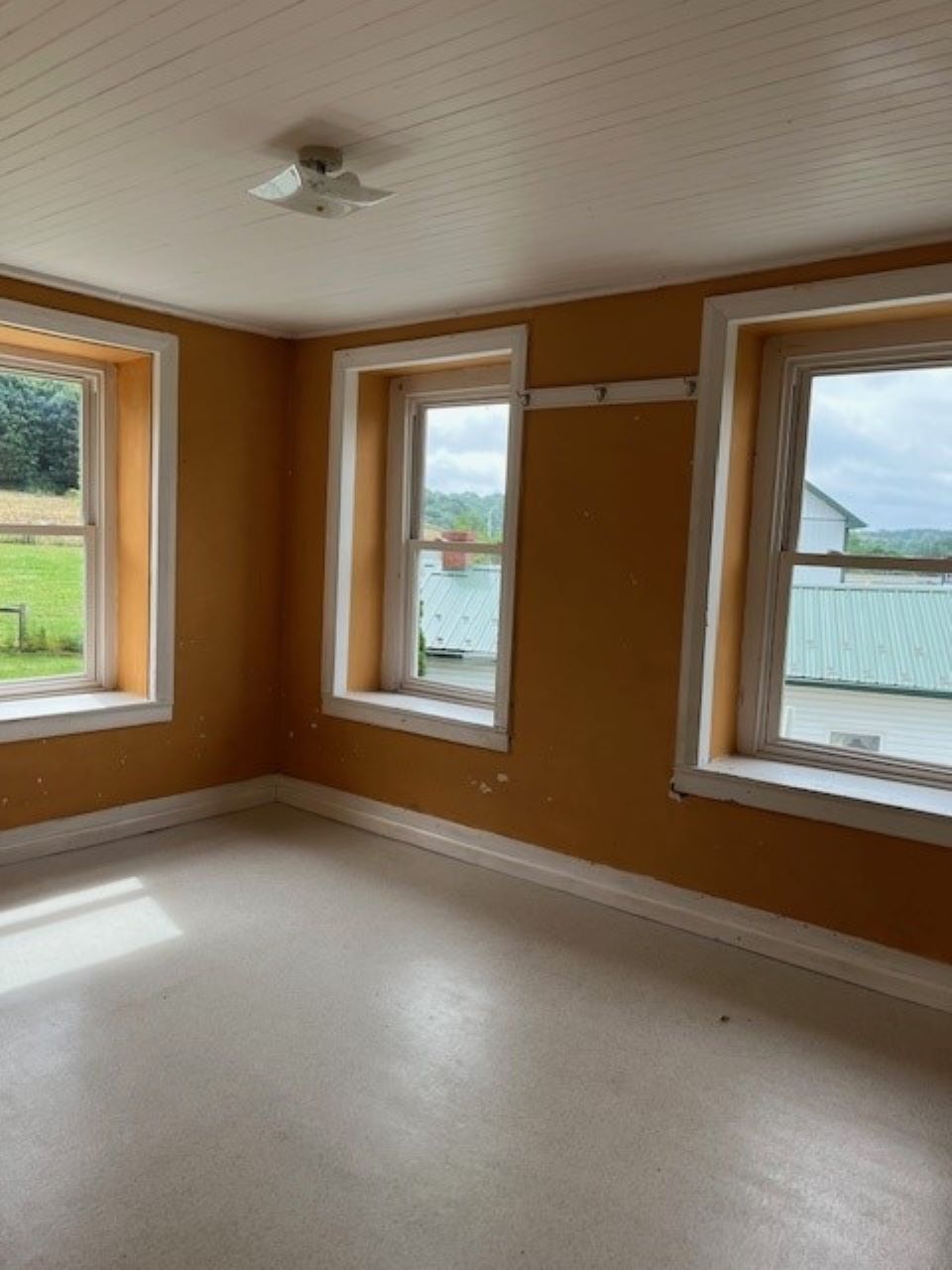 Lenhartsville, Pennsylvania, 19534, United States, 3 Bedrooms Bedrooms, ,2 BathroomsBathrooms,Residential,For Sale,1978462