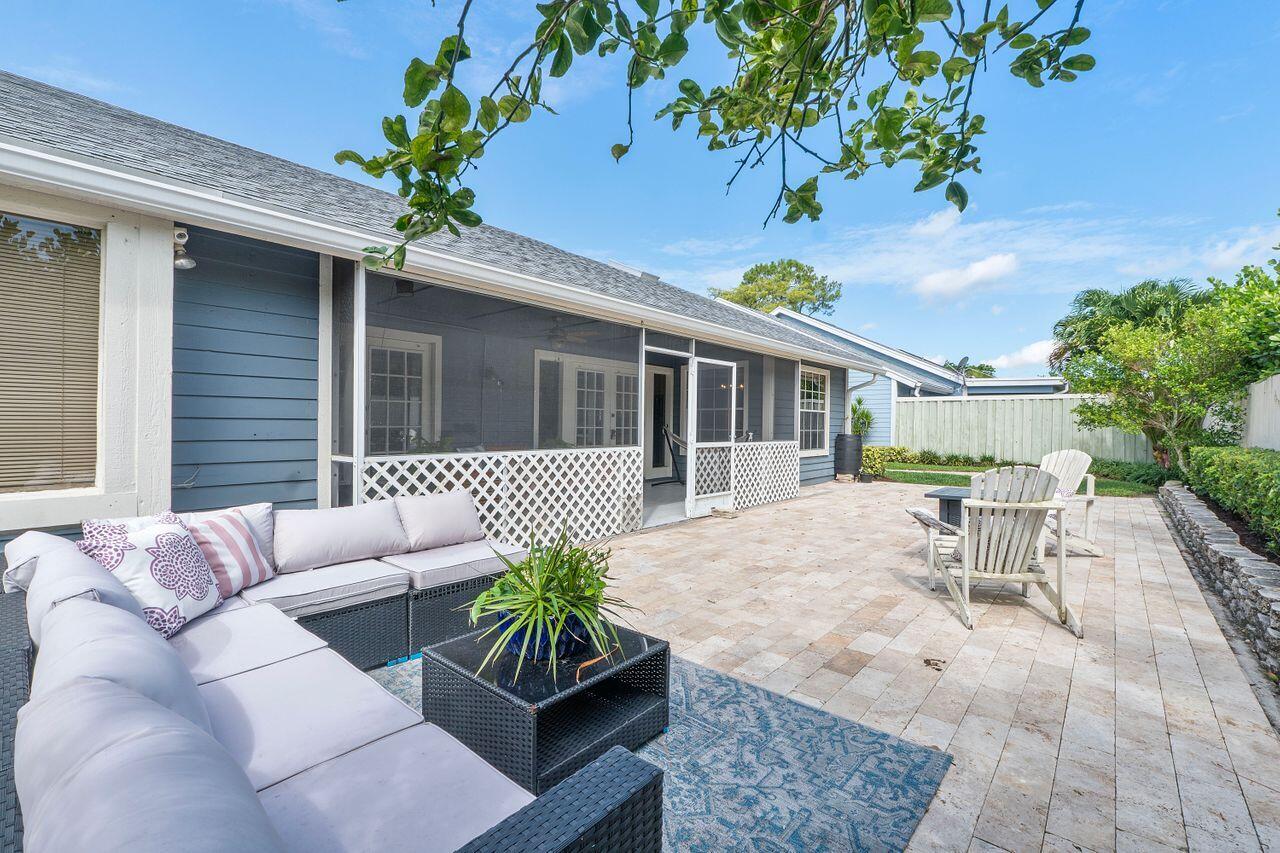Wellington, Florida, 33414, United States, 2 Bedrooms Bedrooms, ,2 BathroomsBathrooms,Residential,For Sale,1892262
