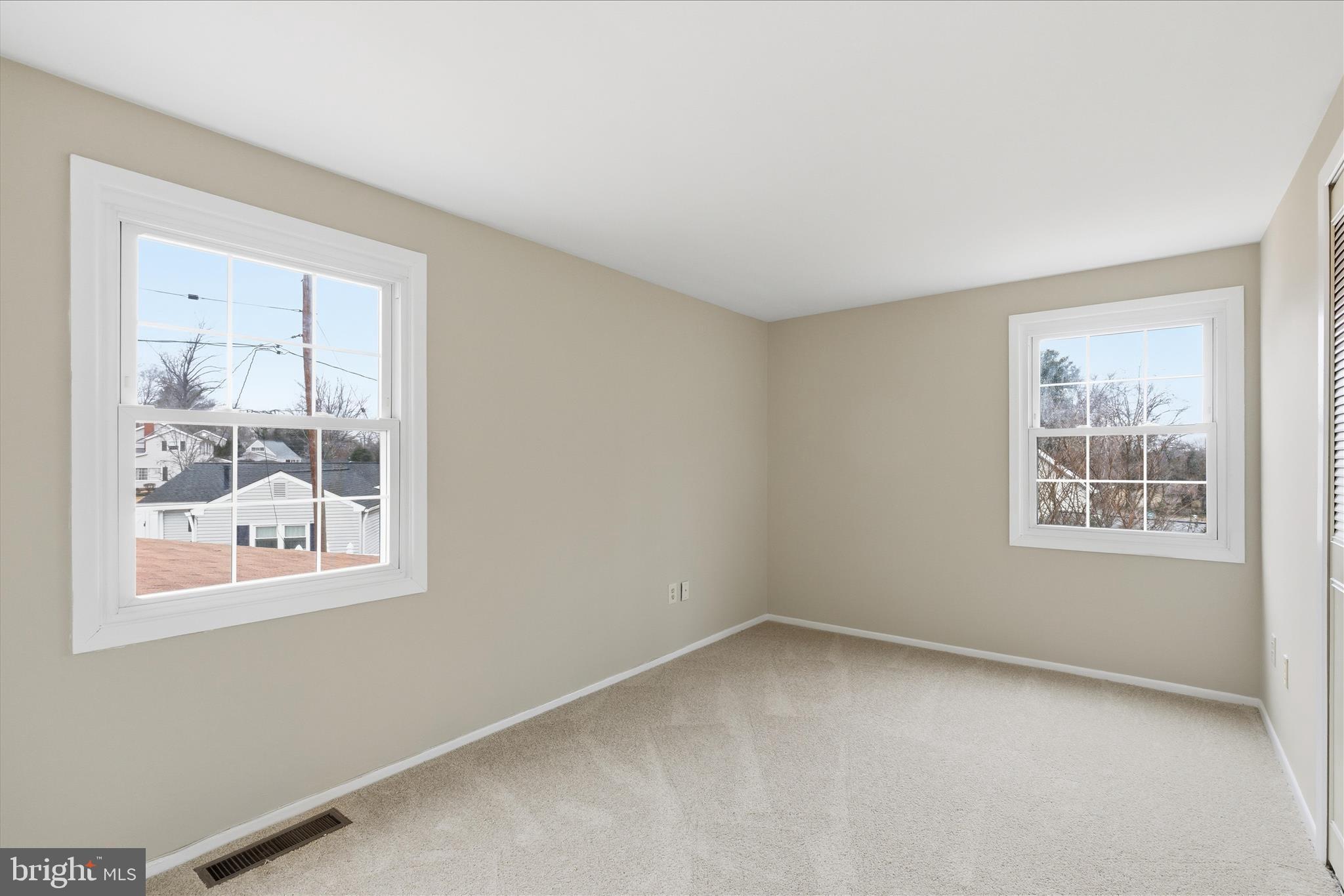 Bowie, Maryland, 20715, United States, 5 Bedrooms Bedrooms, ,3 BathroomsBathrooms,Residential,For Sale,2009655