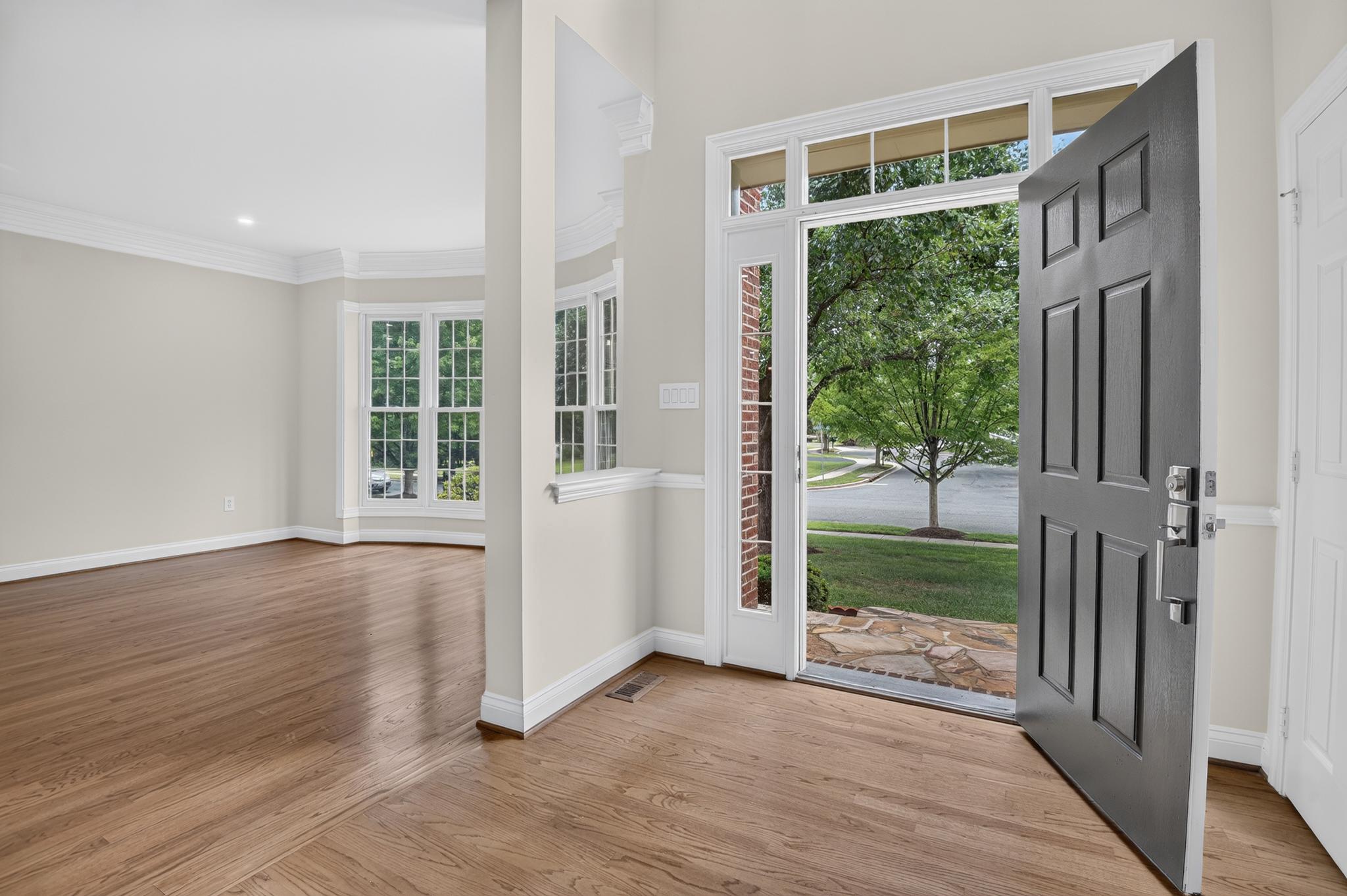 13621 Pine View Lane, Rockville, MD 20850 - 物件實景
