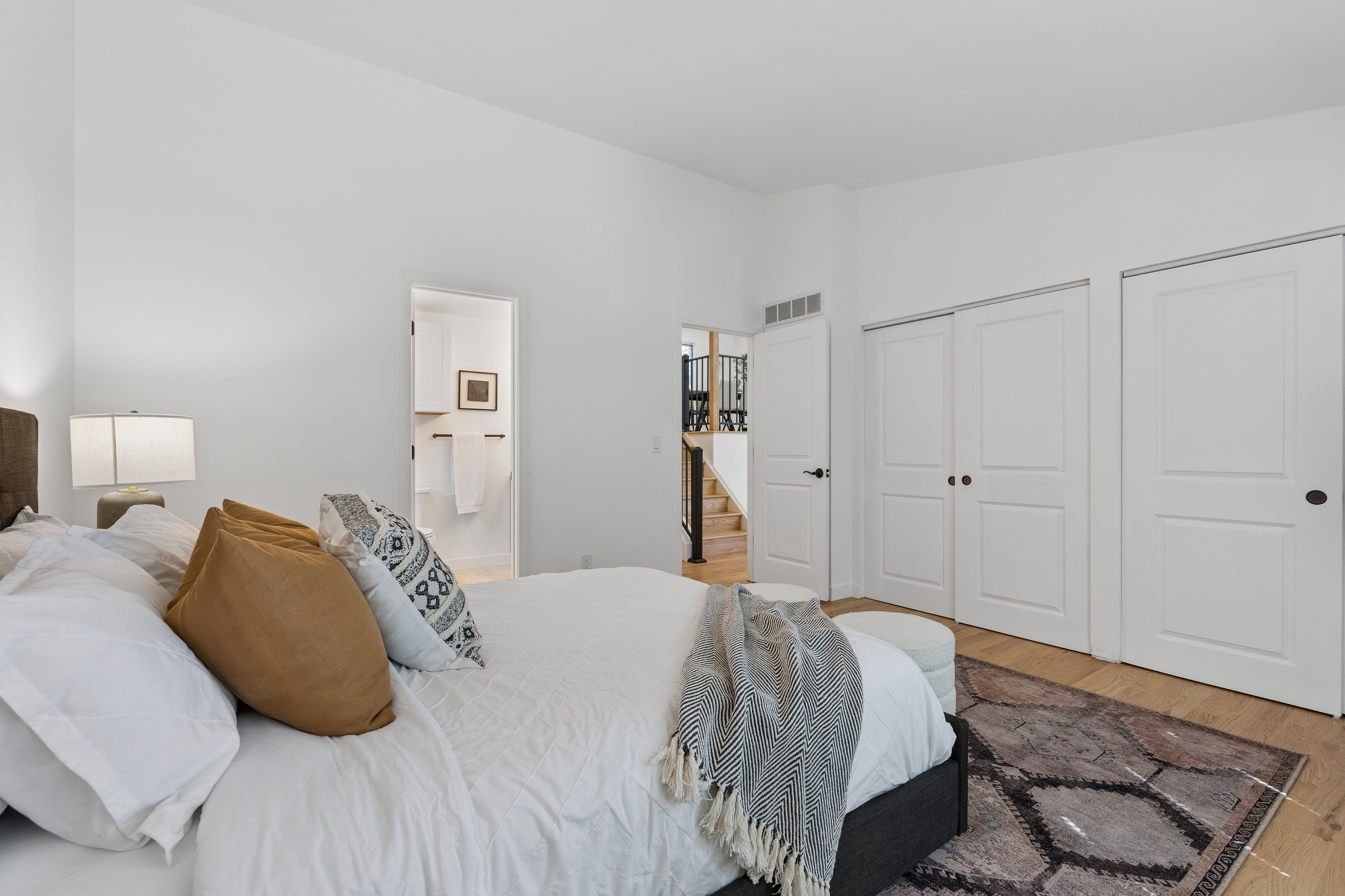  Completely reimagined, refreshed, and ready, this charming home on quiet street - 物件實景
