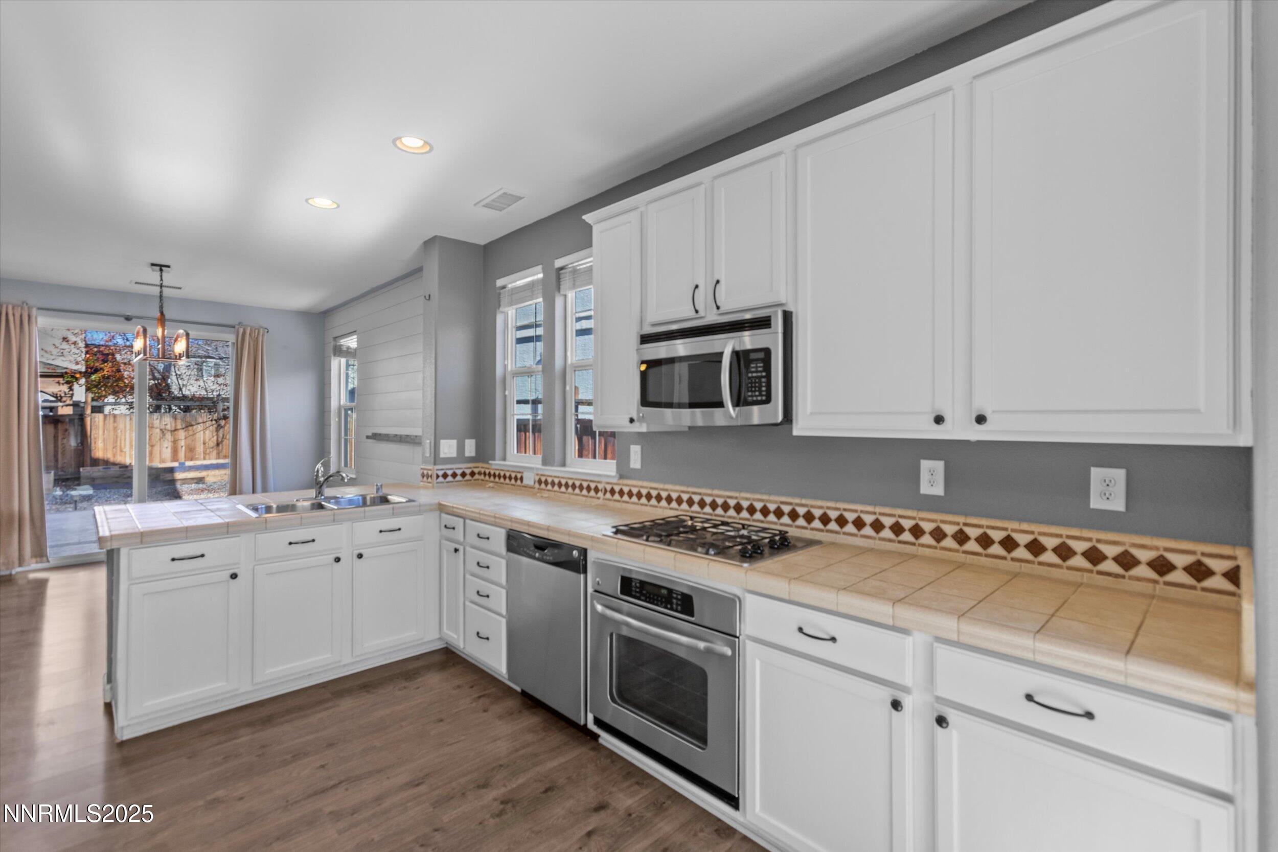 Sparks, Nevada, 89436, United States, 3 Bedrooms Bedrooms, ,3 BathroomsBathrooms,Residential,For Sale,1988123