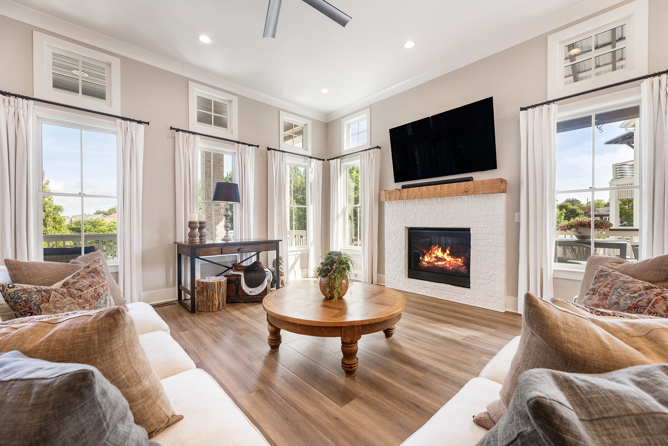  Charming Four-Level Townhome with Rooftop Retreat - 物件實景
