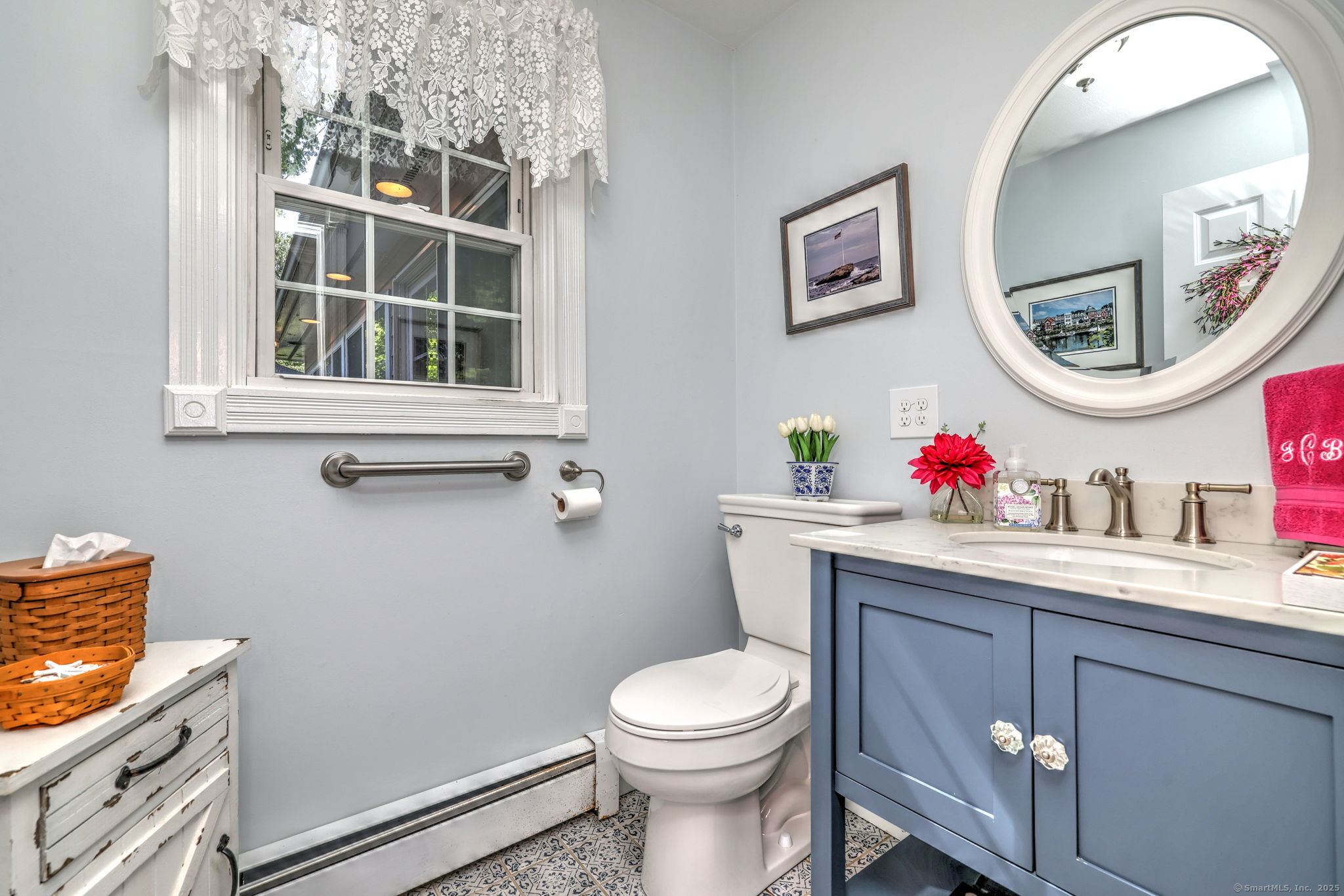 Milford, Connecticut, 06461, United States, 3 Bedrooms Bedrooms, ,3 BathroomsBathrooms,Residential,For Sale,1938642