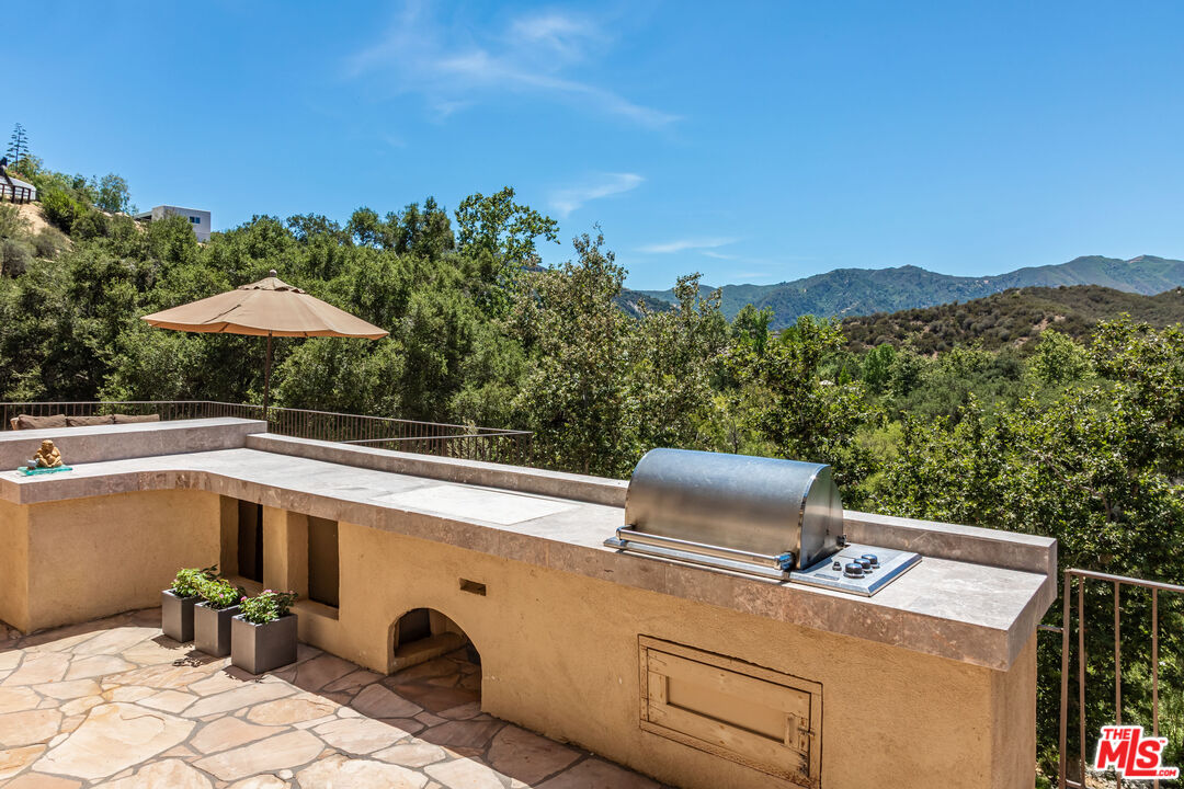 Calabasas, California, 91302, United States, 5 Bedrooms Bedrooms, ,4 BathroomsBathrooms,Residential,For Sale,1926275